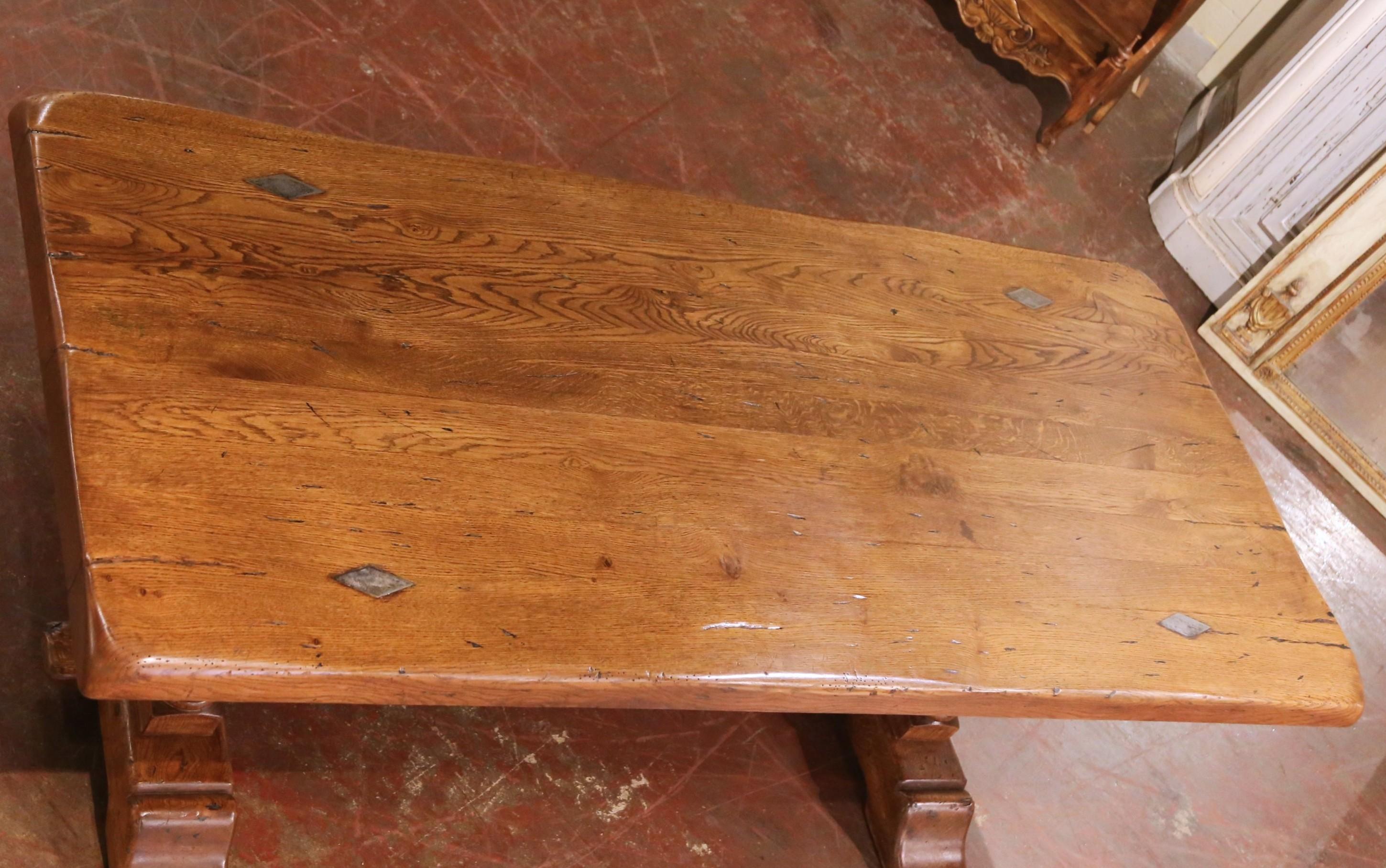 Early 20th C. French Provincial Oak Farmhouse Table on Turned Baluster Supports Francés en venta