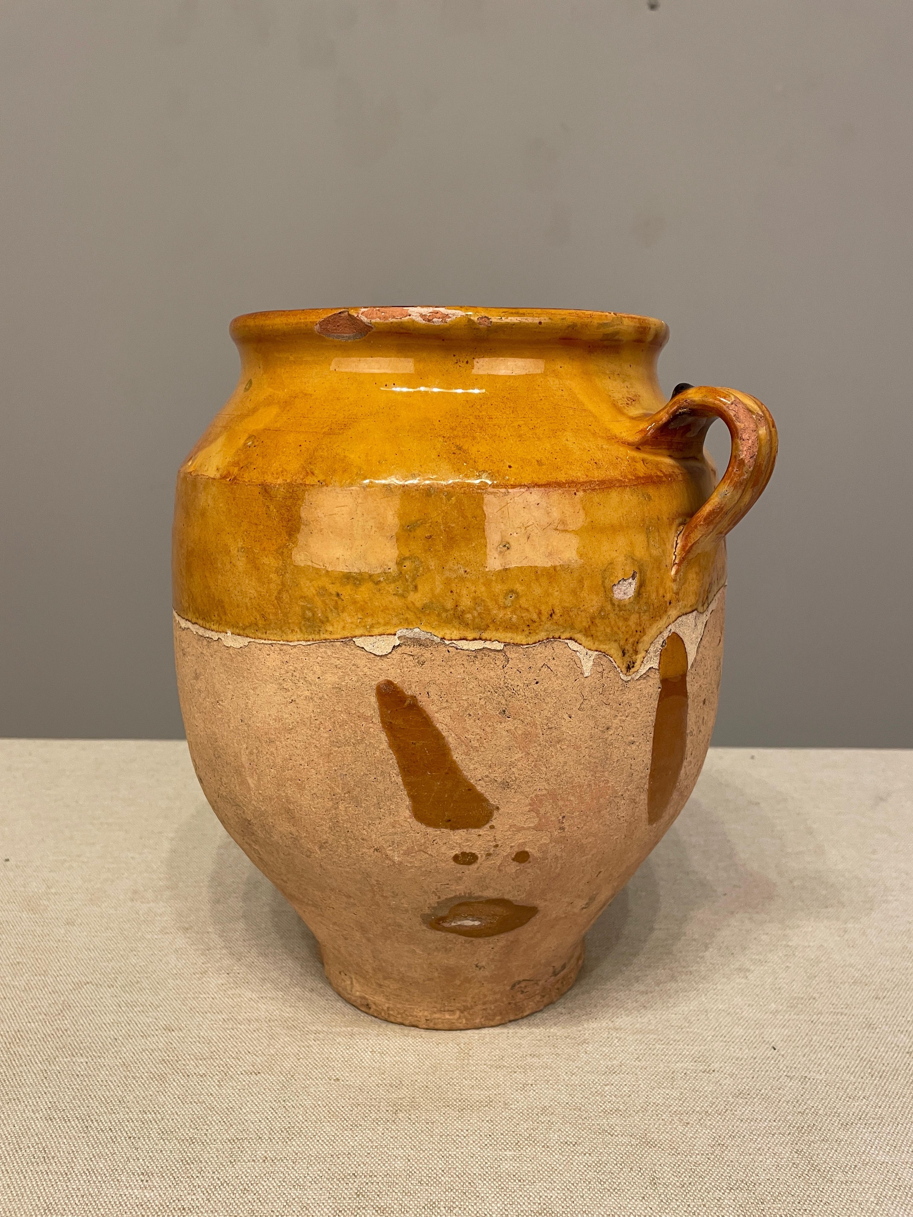 Fatto a mano Vaso di terracotta francese dell'inizio del XX secolo o vaso di conforto in vendita
