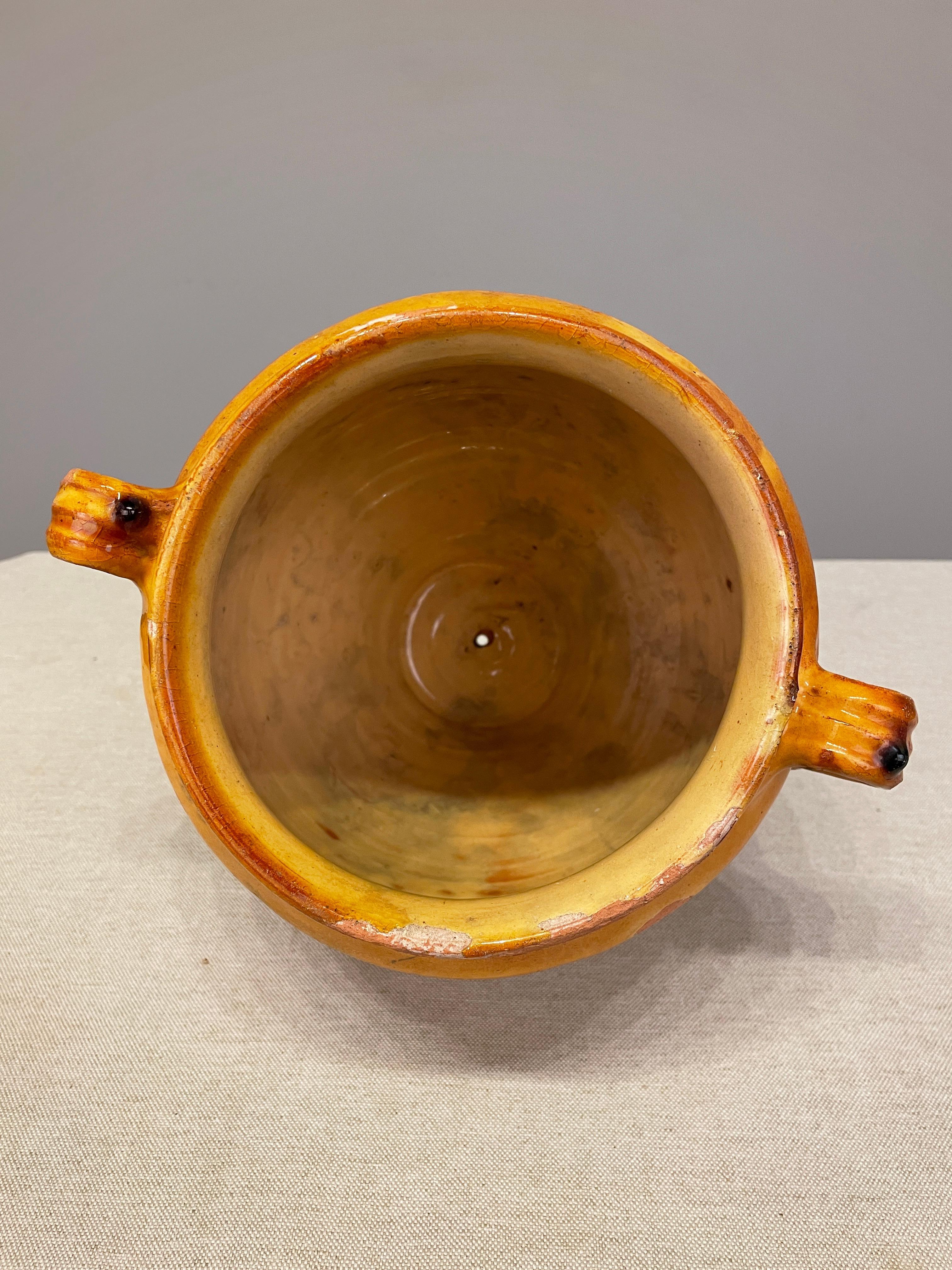 Vaso di terracotta francese dell'inizio del XX secolo o vaso di conforto in vendita 2