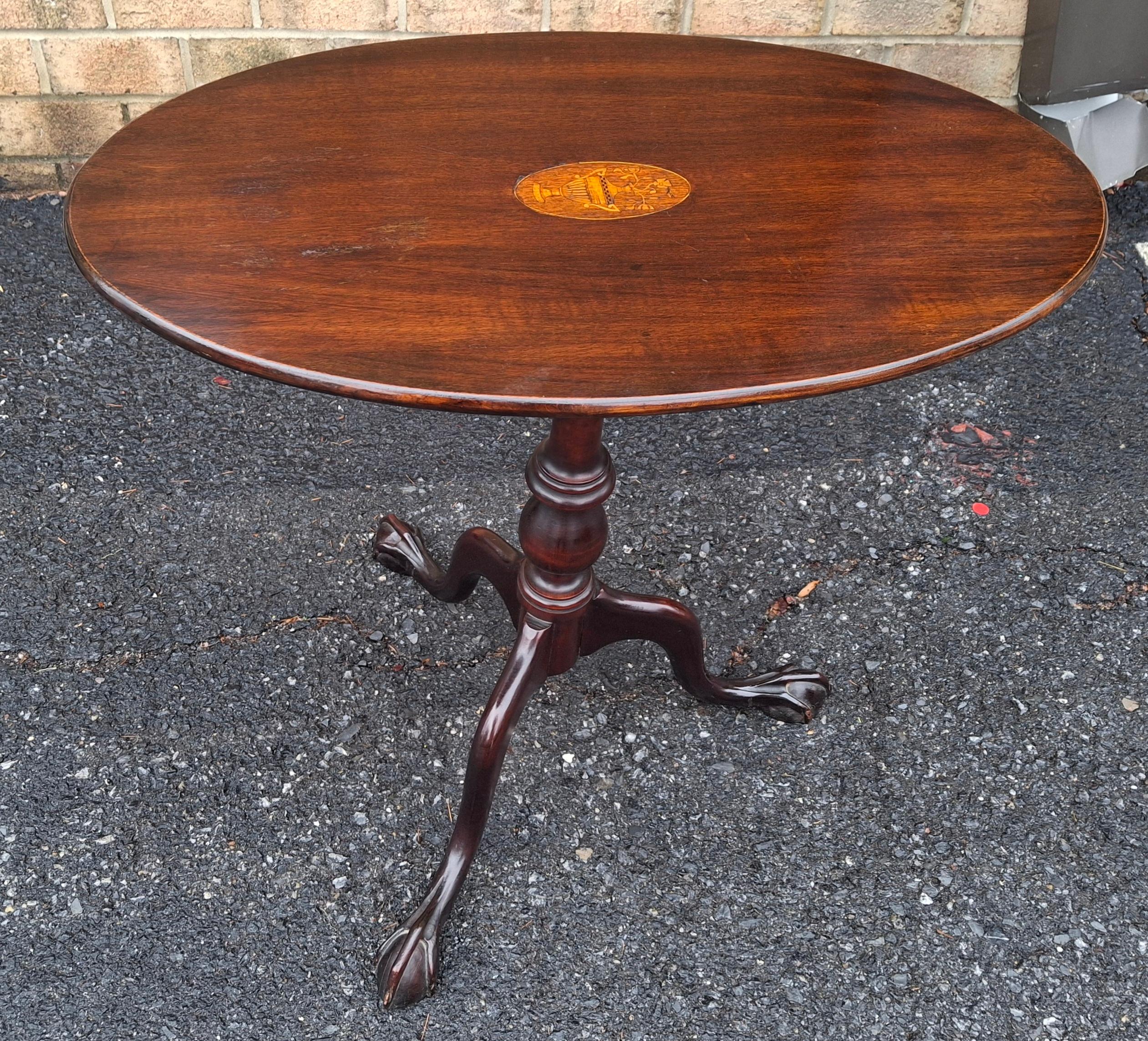 Early 20th C George III Style Satinwood Inlaid Mahogany Oval Tilt Top Side Table In Good Condition For Sale In Germantown, MD