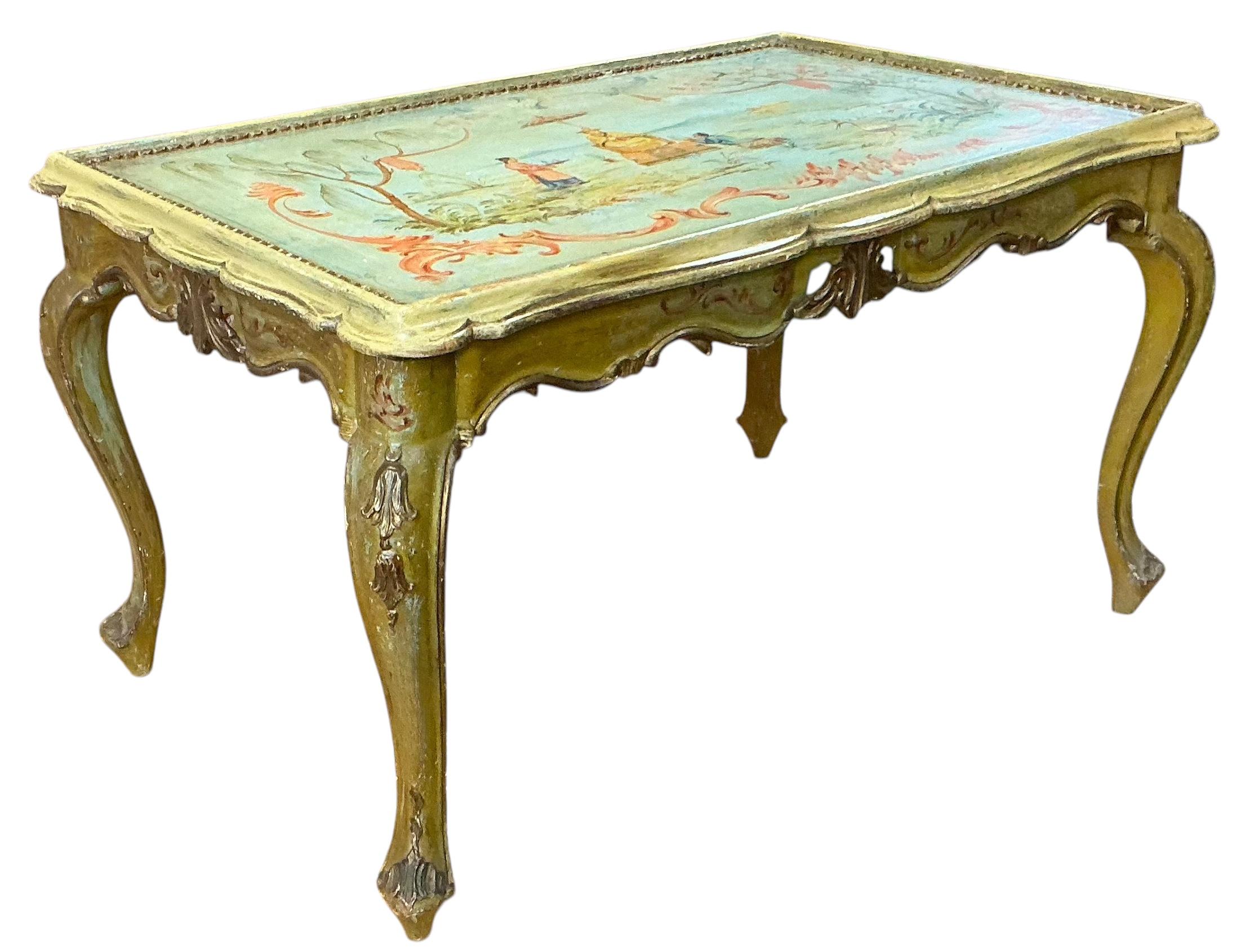 Anfang 20. Handbemalter venezianischer Chinoiserie-Couchtisch im Rokoko-Stil (Neurokoko) im Angebot