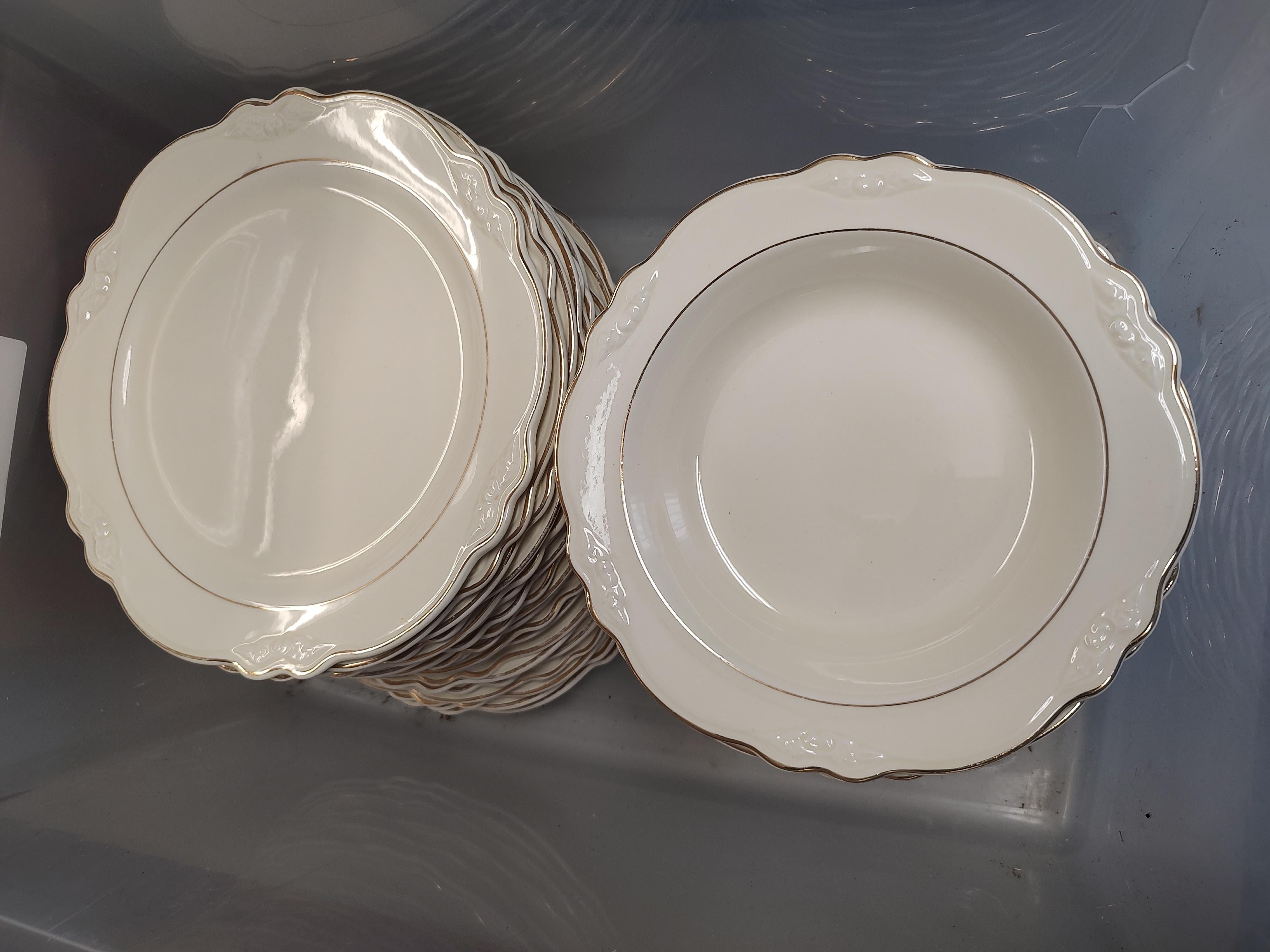 Early 20th C Huge Lot of Dinnerware by Homer Laughlin & Frederick Rhead 480 Pcs For Sale 1