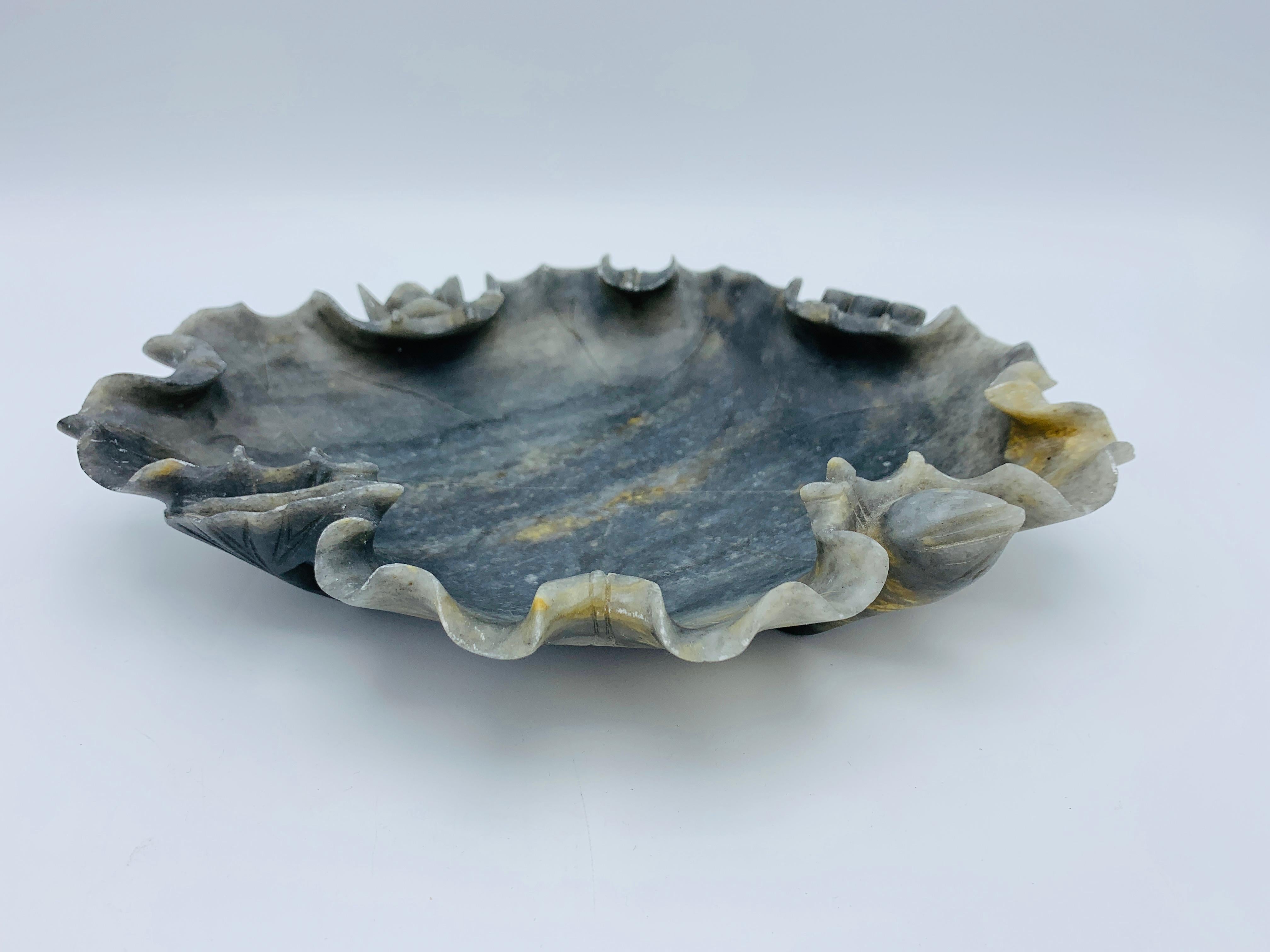 Hand-Carved Early 20th Century Italian Alabaster Sculptural Lotus Leaf Dish For Sale