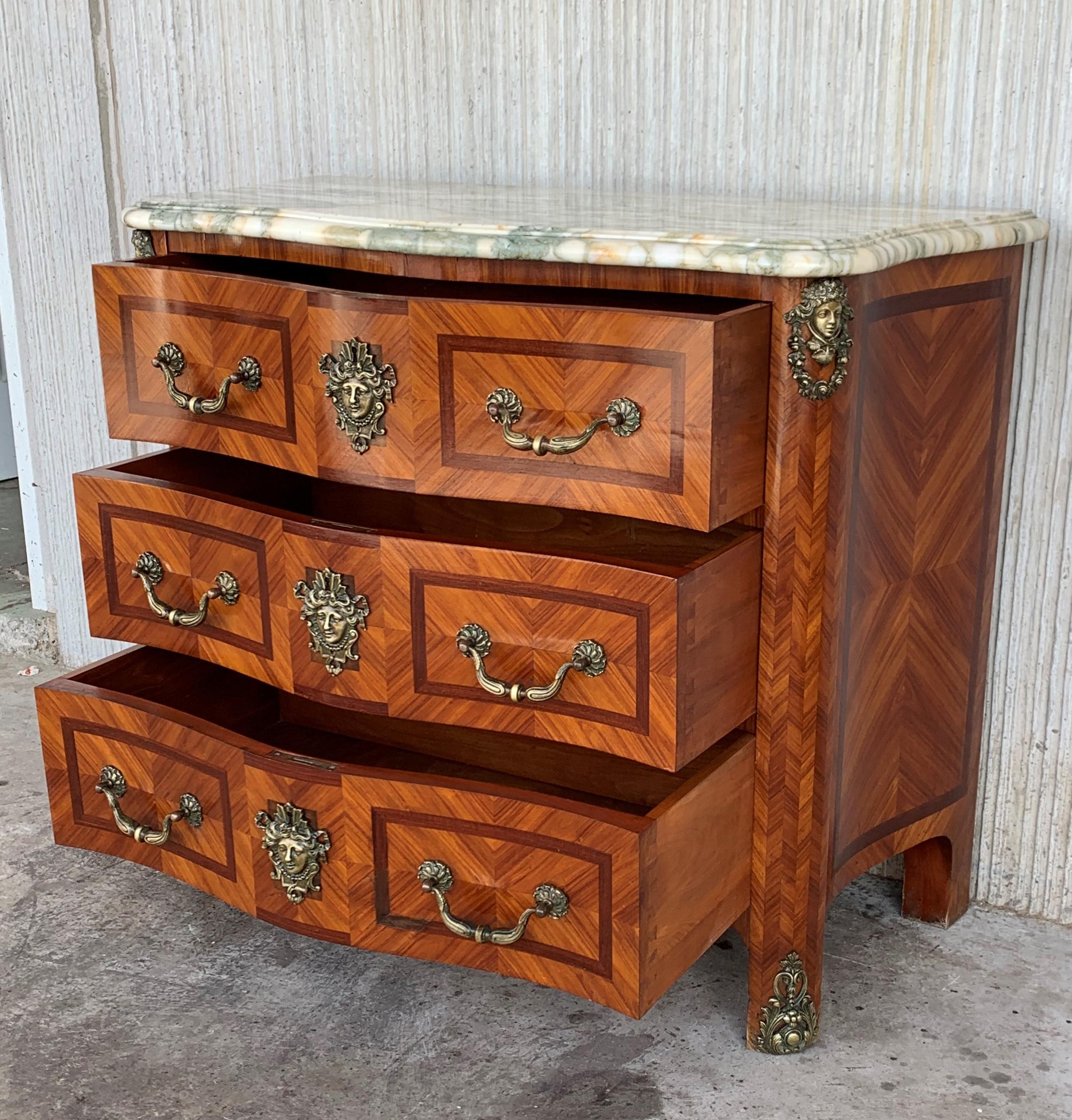 Early 20th Century Italian Period Baroque Sepentine Chest with Marquetry 1