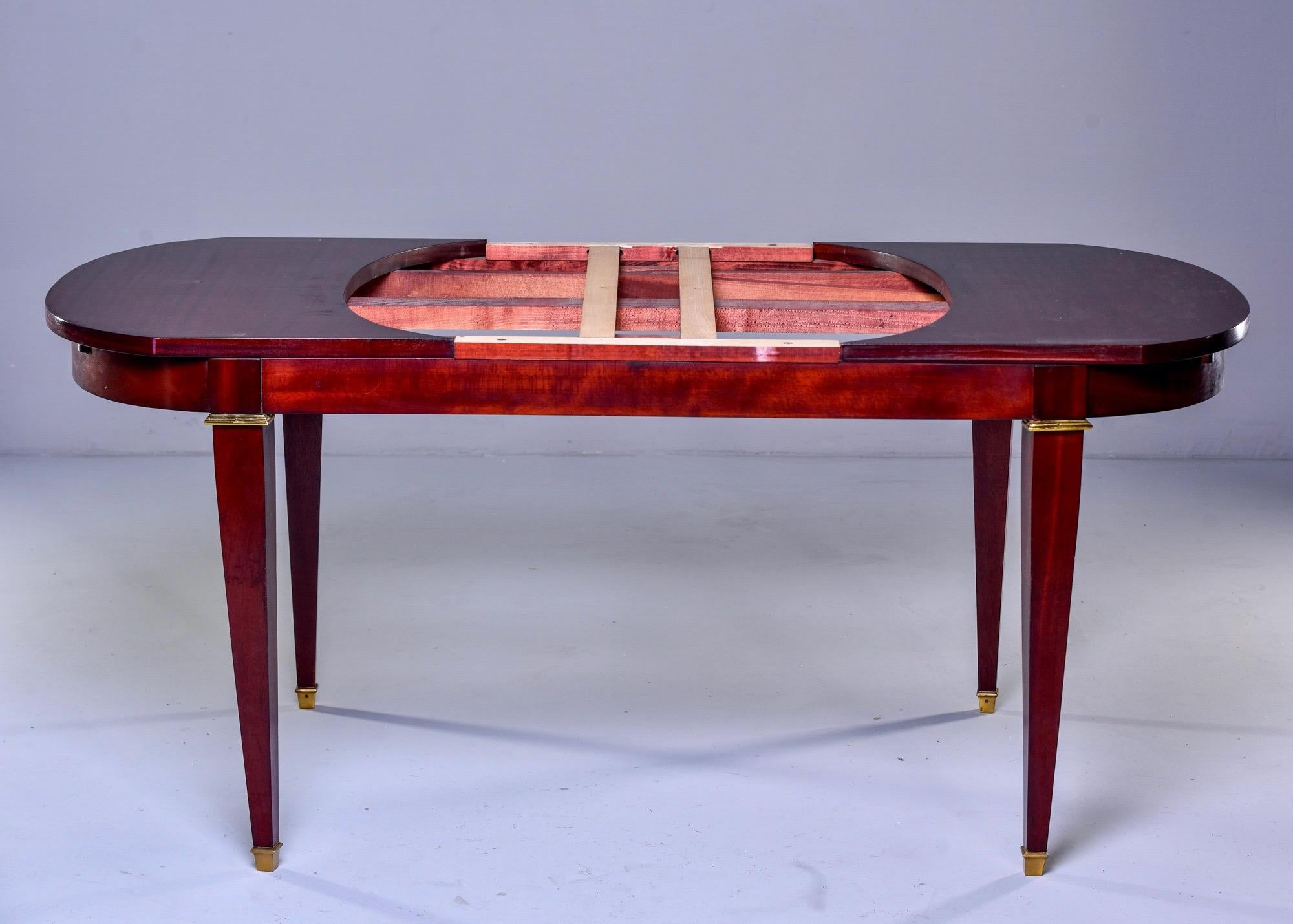 Early 20th Century Louis XVI Flame Mahogany Dining Table with Two Leaves 9