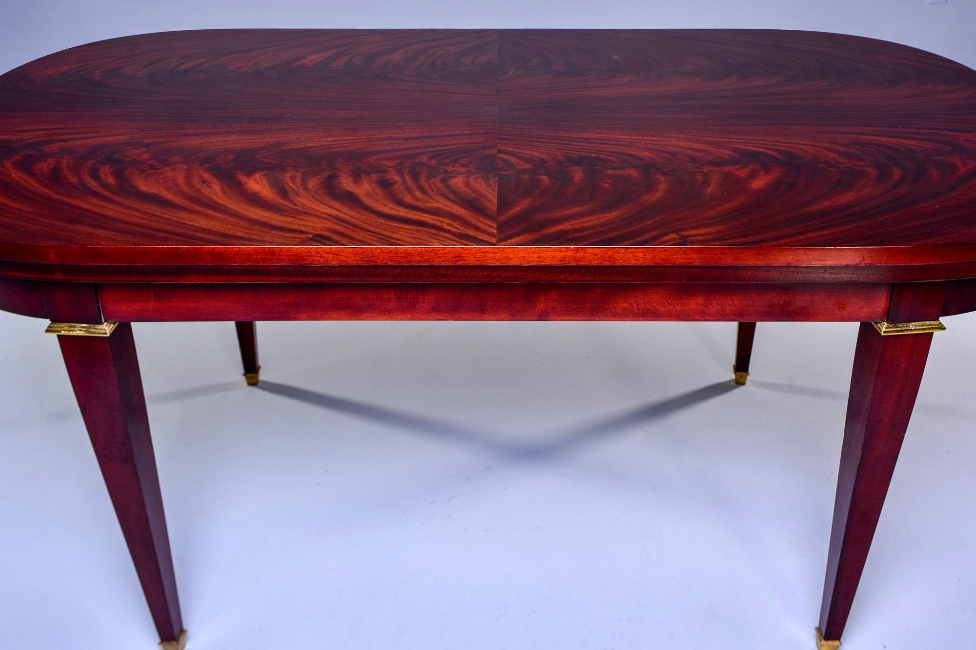 Early 20th Century Louis XVI Flame Mahogany Dining Table with Two Leaves 4
