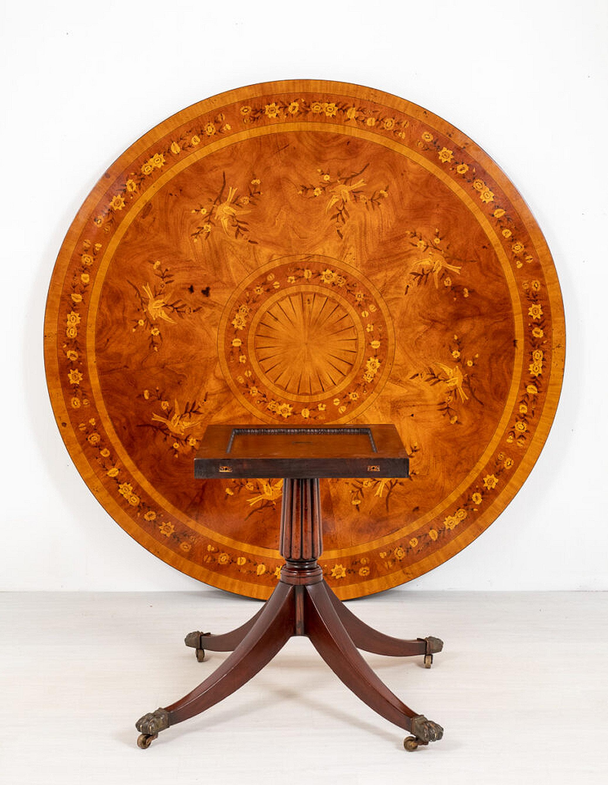 European Early 20th Century Mahogany Circular Marquetry Dining Table