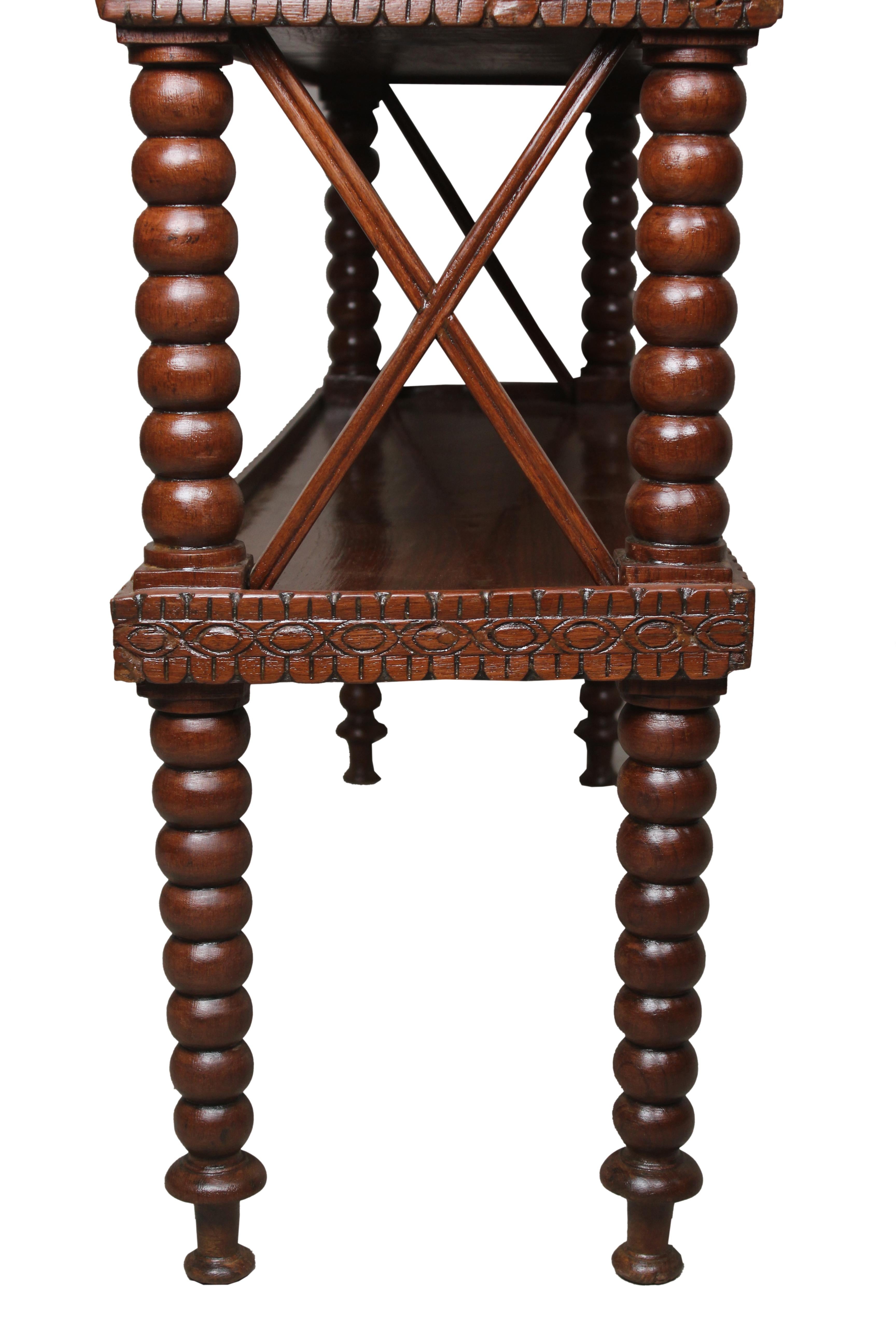 Early 20th Century, Mahogany Three-Tier Shelf Étagère, Bobbin Spindle Bookcase In Good Condition In Nantucket, MA