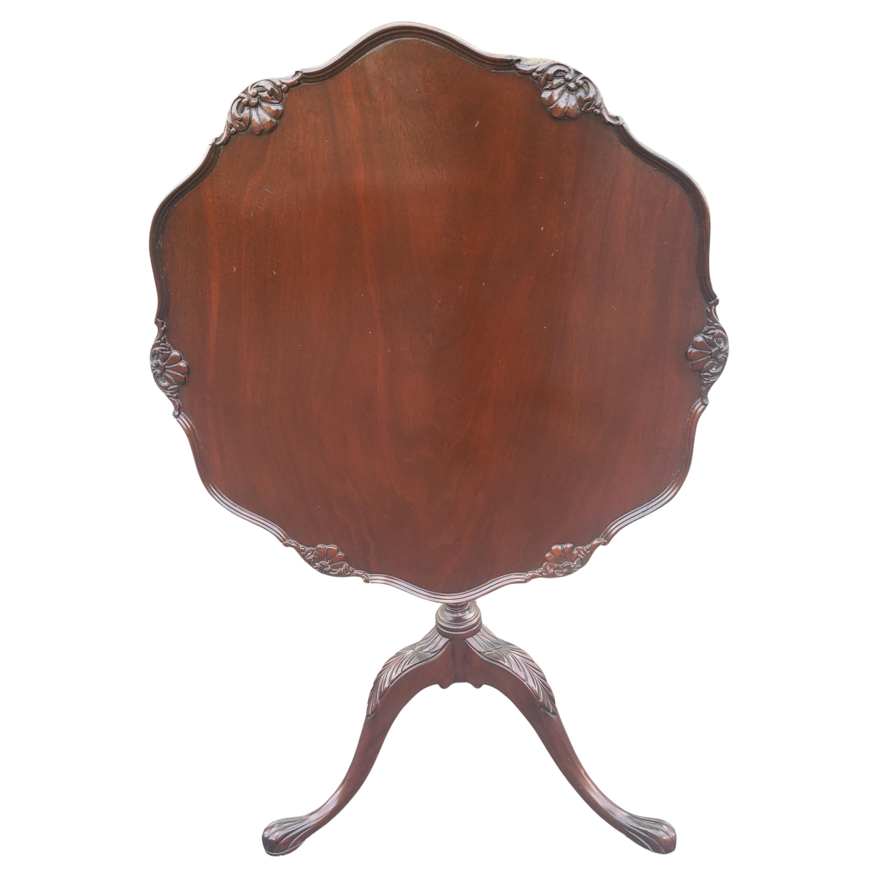 Early 20th C. Mahogany Tilt-Top Pie Crust Desert or Tea Table