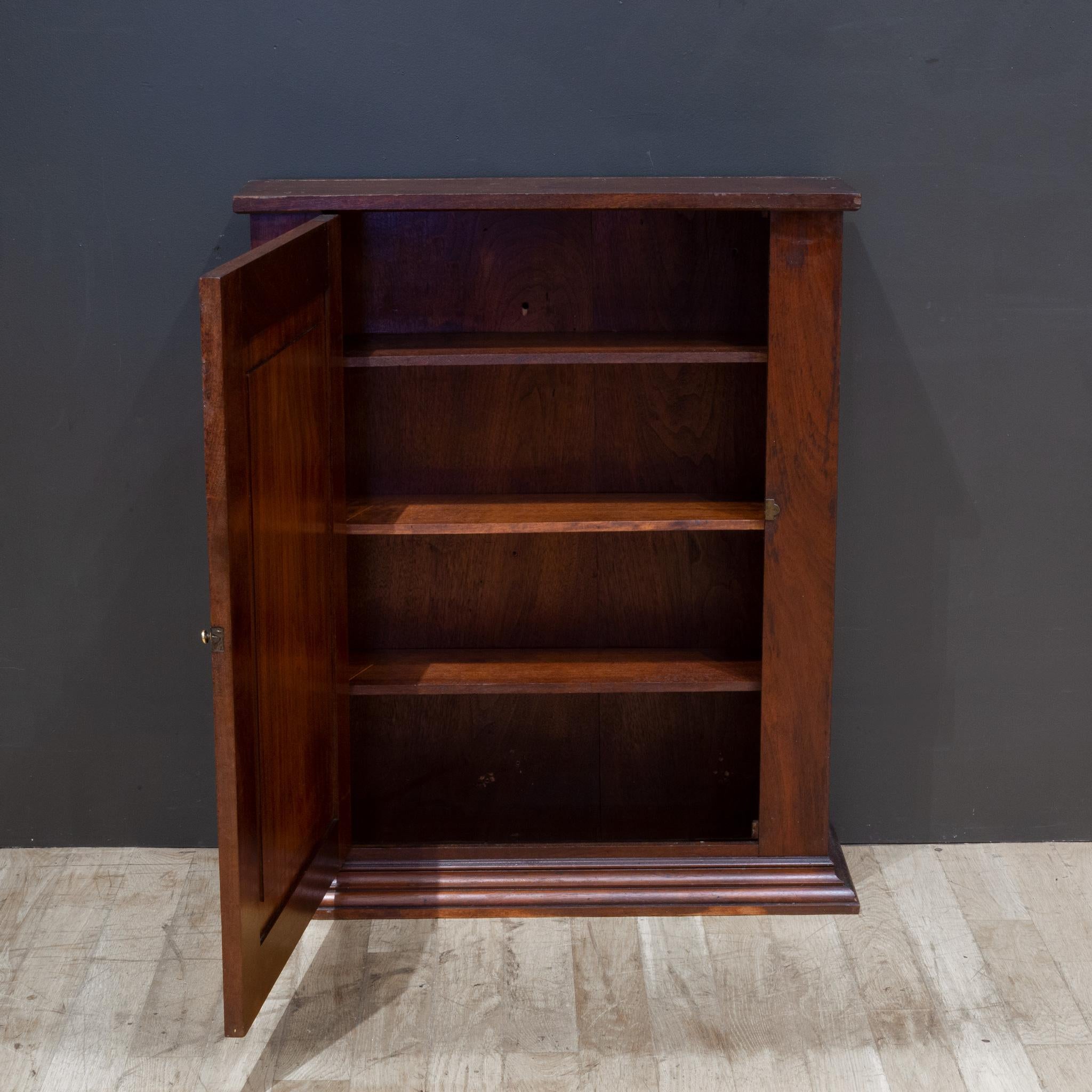 Early 20th c. Mahogany Wall Cabinet c.1920-1940 In Good Condition For Sale In San Francisco, CA