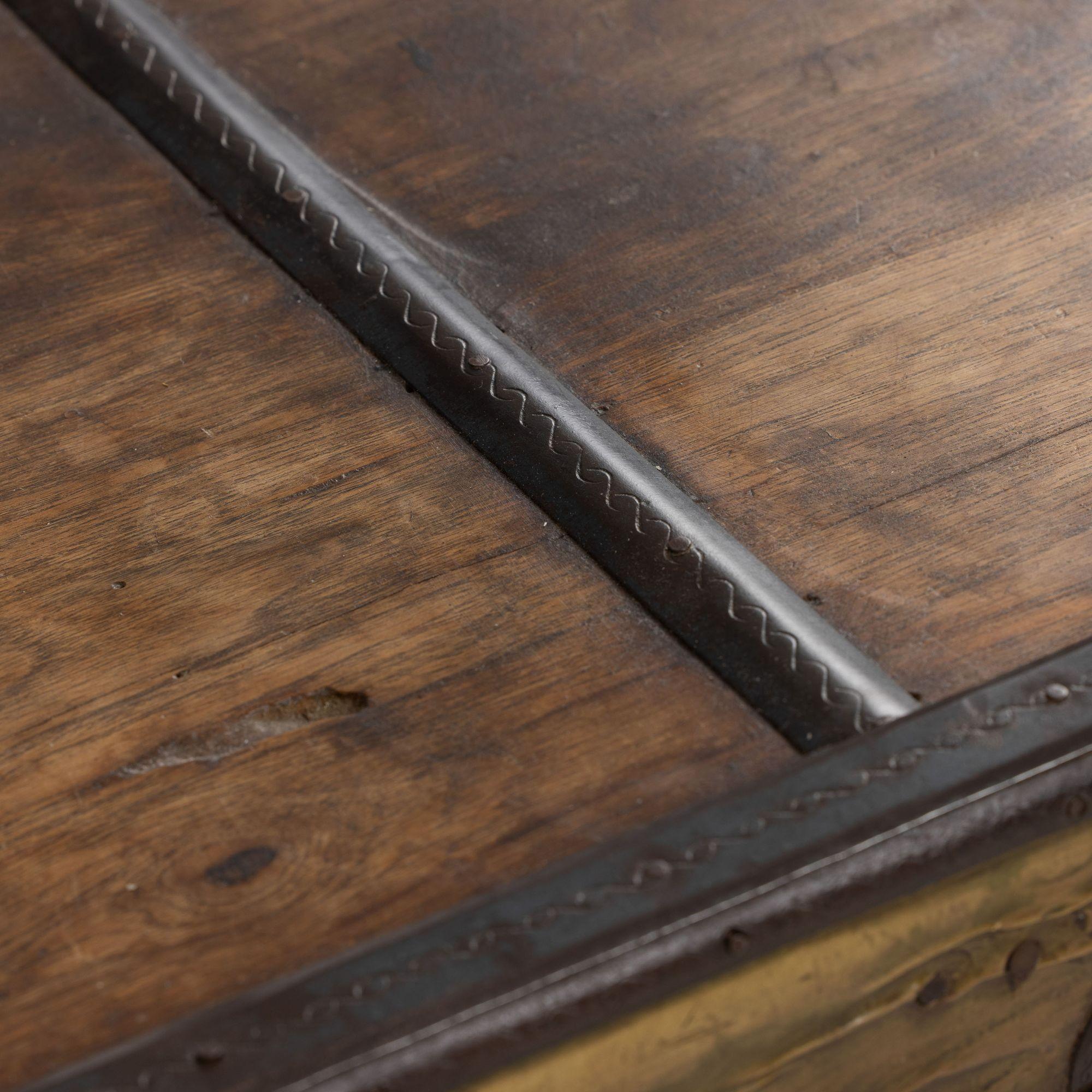 Anfang 20. Jh. Mauretanischer Couchtisch aus Acacia Wood im Angebot 10