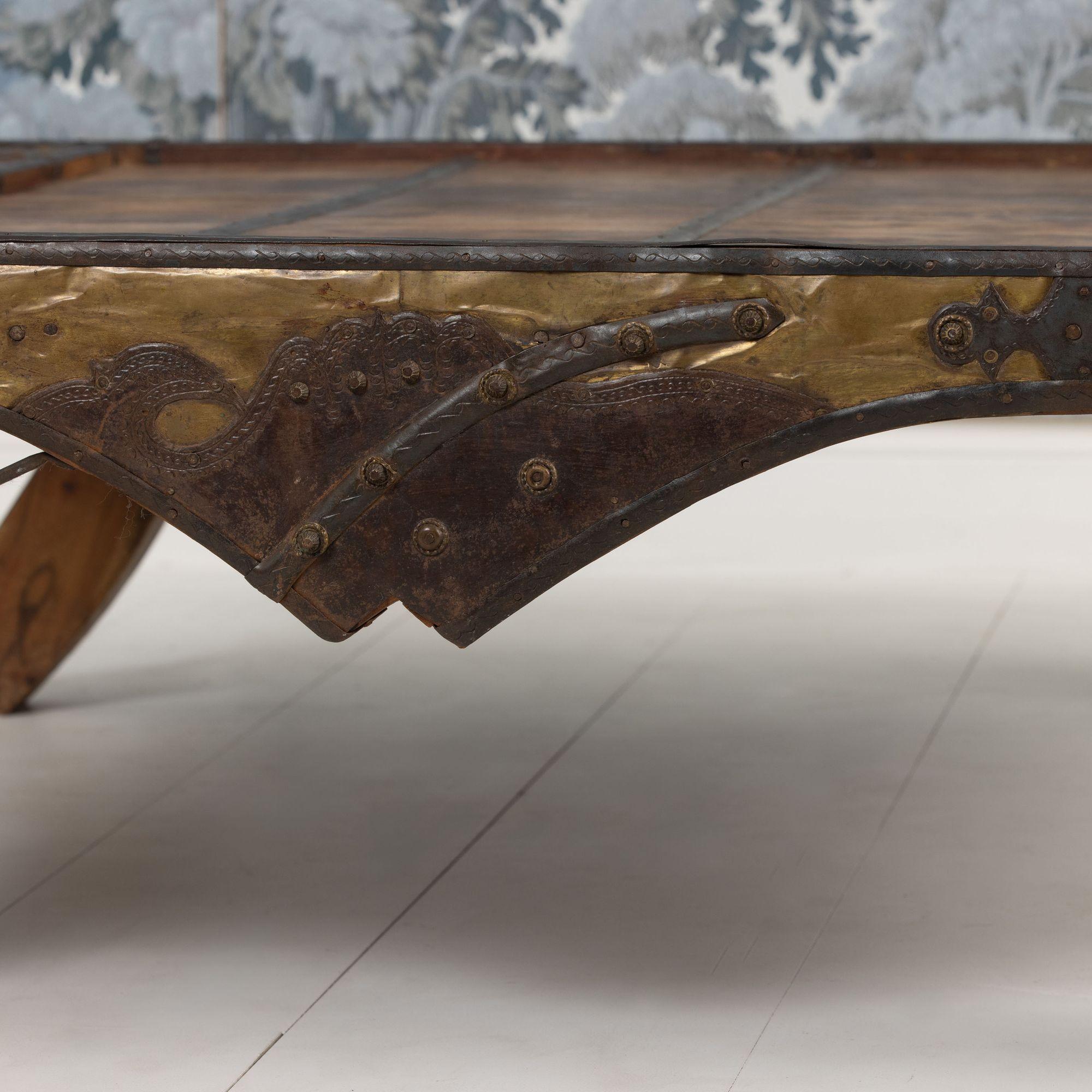 Anfang 20. Jh. Mauretanischer Couchtisch aus Acacia Wood (20. Jahrhundert) im Angebot