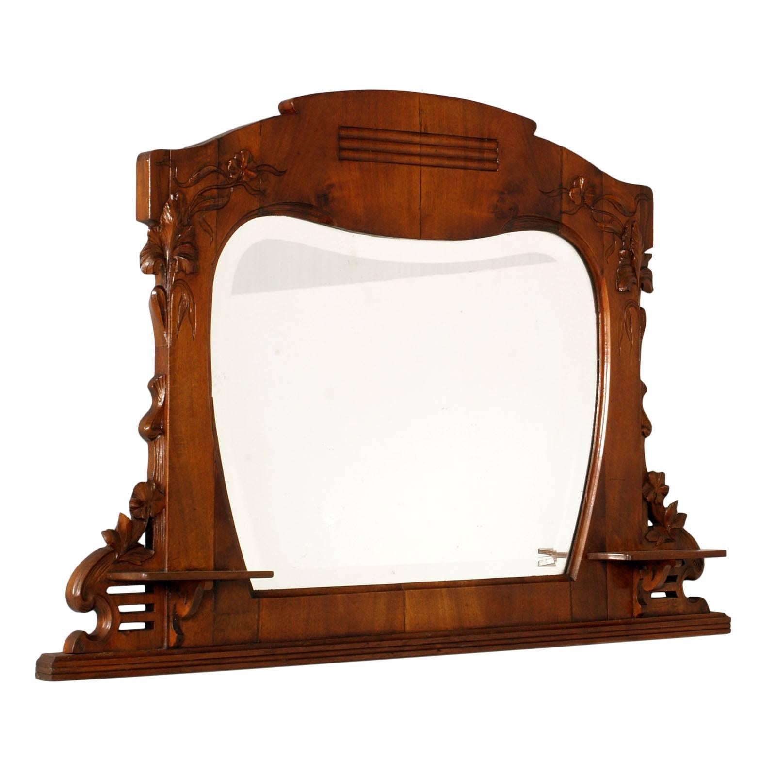 Spiegel im Art nouveau-Stil des frühen 20. Jahrhunderts von Testolini & Salviati, geschnitztes Nussbaumholz