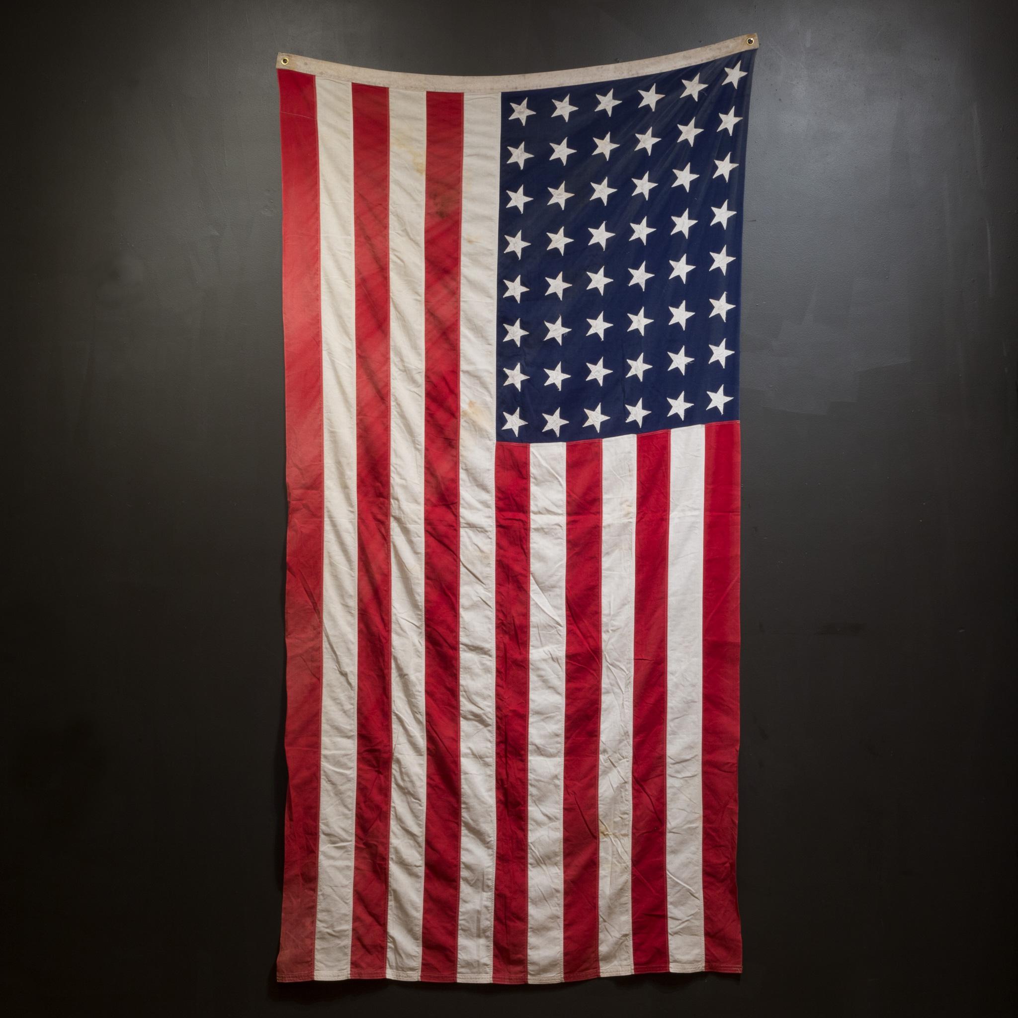 Monumentale amerikanische Flagge des frühen 20. Jahrhunderts mit 48 Sternen, ca. 1940-1950 (Industriell) im Angebot