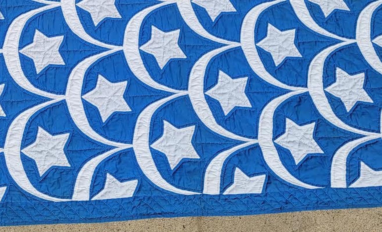 Early 20th C Moon and Stars Quilt In Good Condition For Sale In Los Angeles, CA