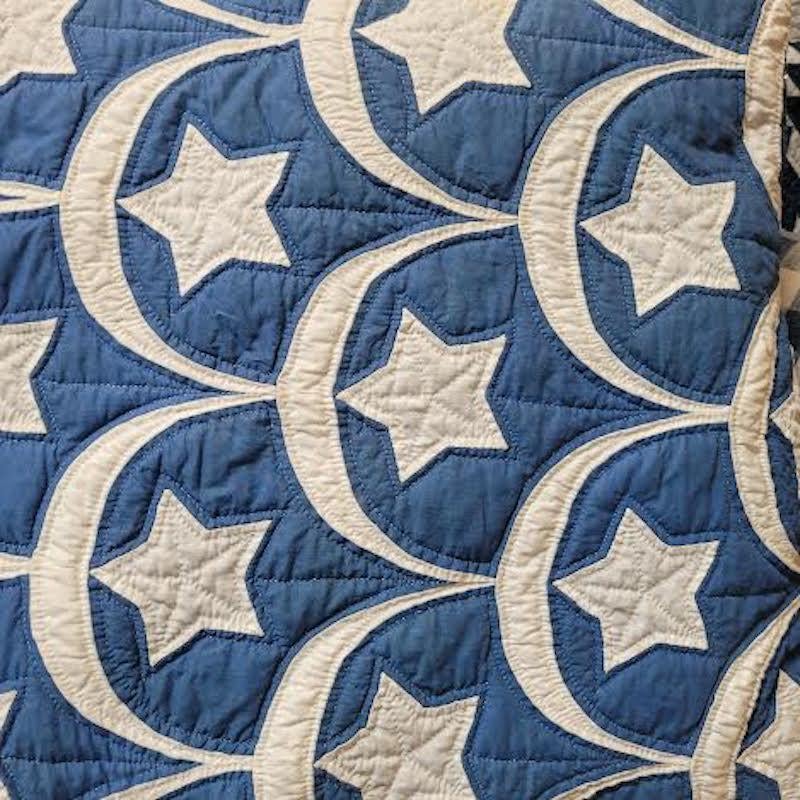 Coton Courtepointe en forme de lune et d'étoiles du début du XXe siècle en vente