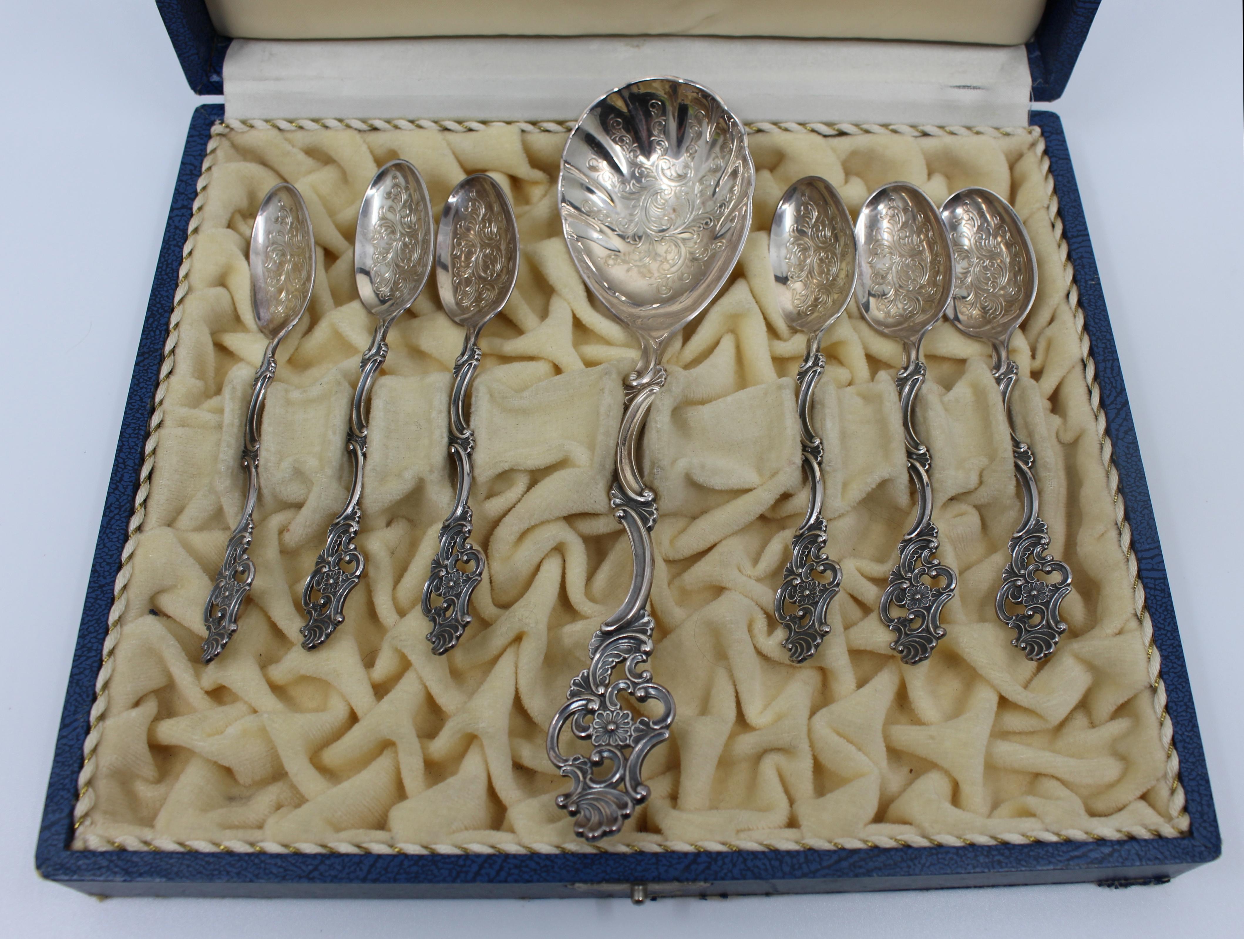 Period early 20th century, Norwegian
Maker Thorvald Marthinsen Sølvvarefabrik, Tonsberg
Measures: Tea spoon length 11 cm / 4 1/2 in
Serving spoon length 17 cm / 6 1/2 in
Total weight 97.9 g
Condition very good condition. Fully hallmarked. Set
