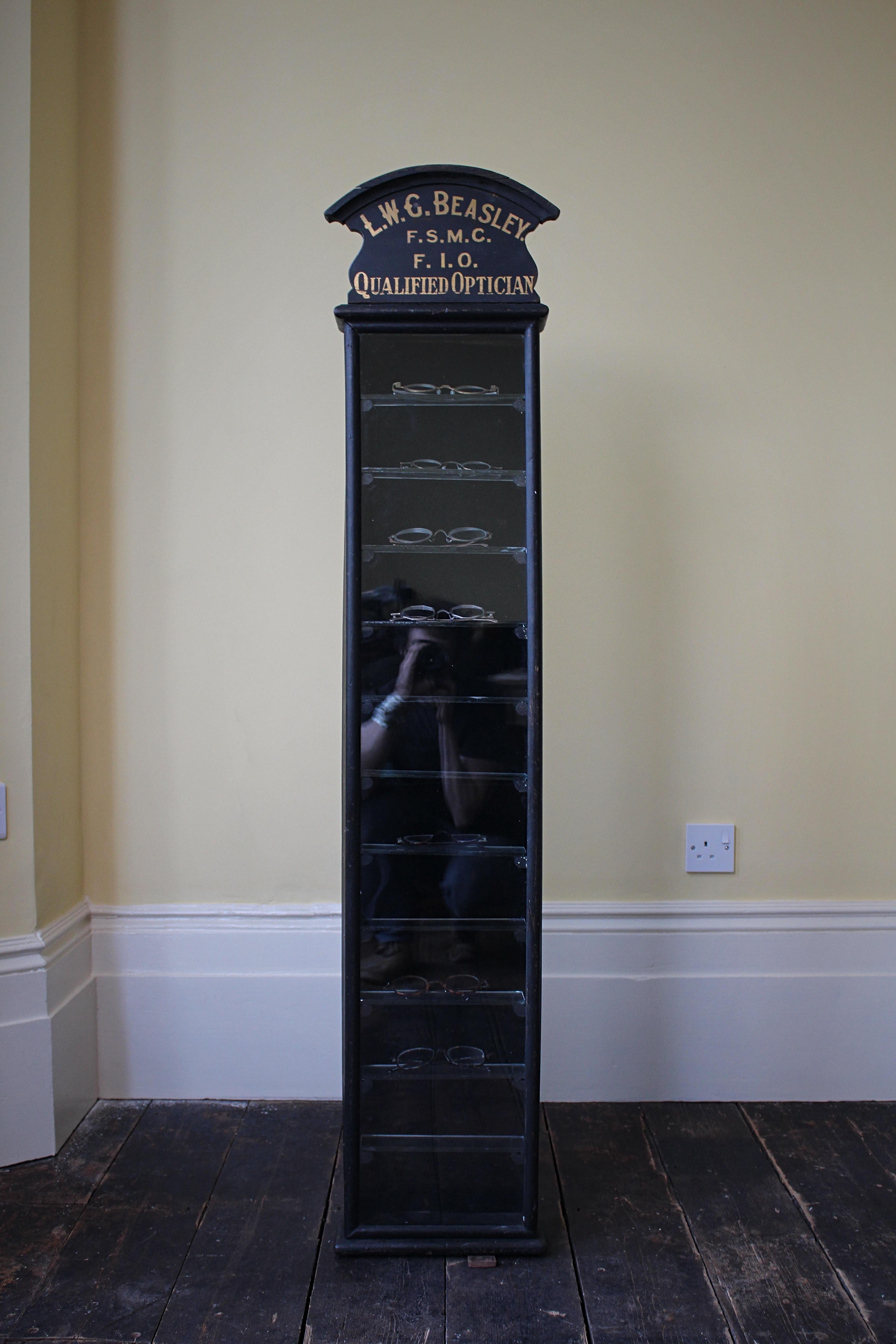Early 20th C Opticians Spectacles Display Shop Cabinet Ebonised Gilt Vitrine  In Good Condition For Sale In Lowestoft, GB