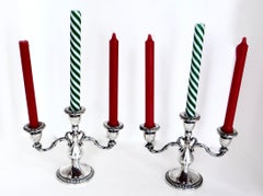 Coppia di candelabri d'argento a tre braccia d'inizio XX secolo Circa 1910