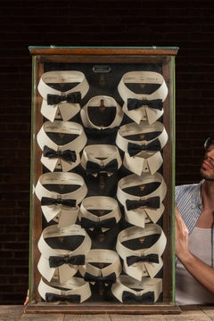 Vitrina para collares de mercería de Filadelfia de principios del siglo XX