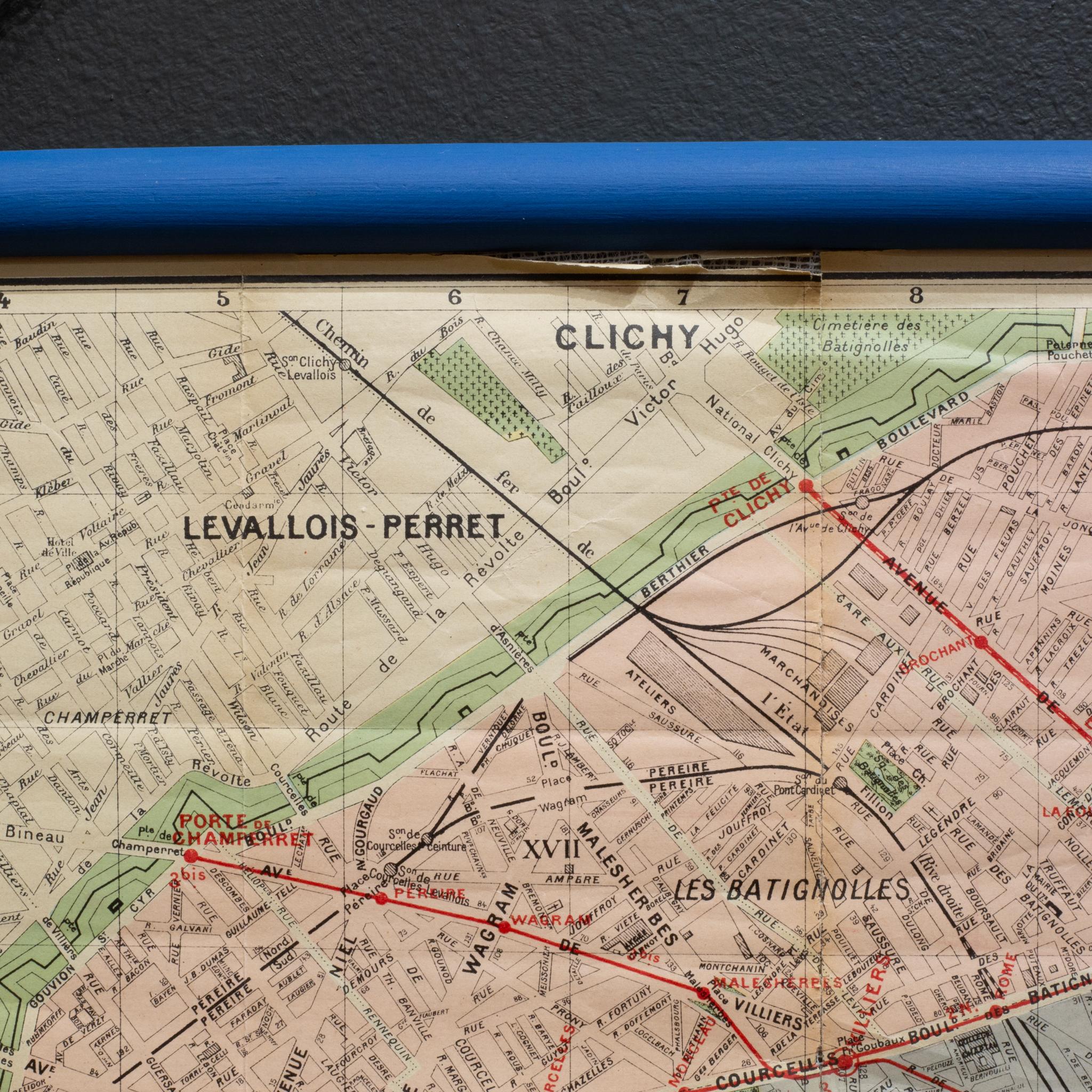 Art Déco Inizio del XX secolo. Mappa di Parigi appesa pergamena, 1920 ca. in vendita