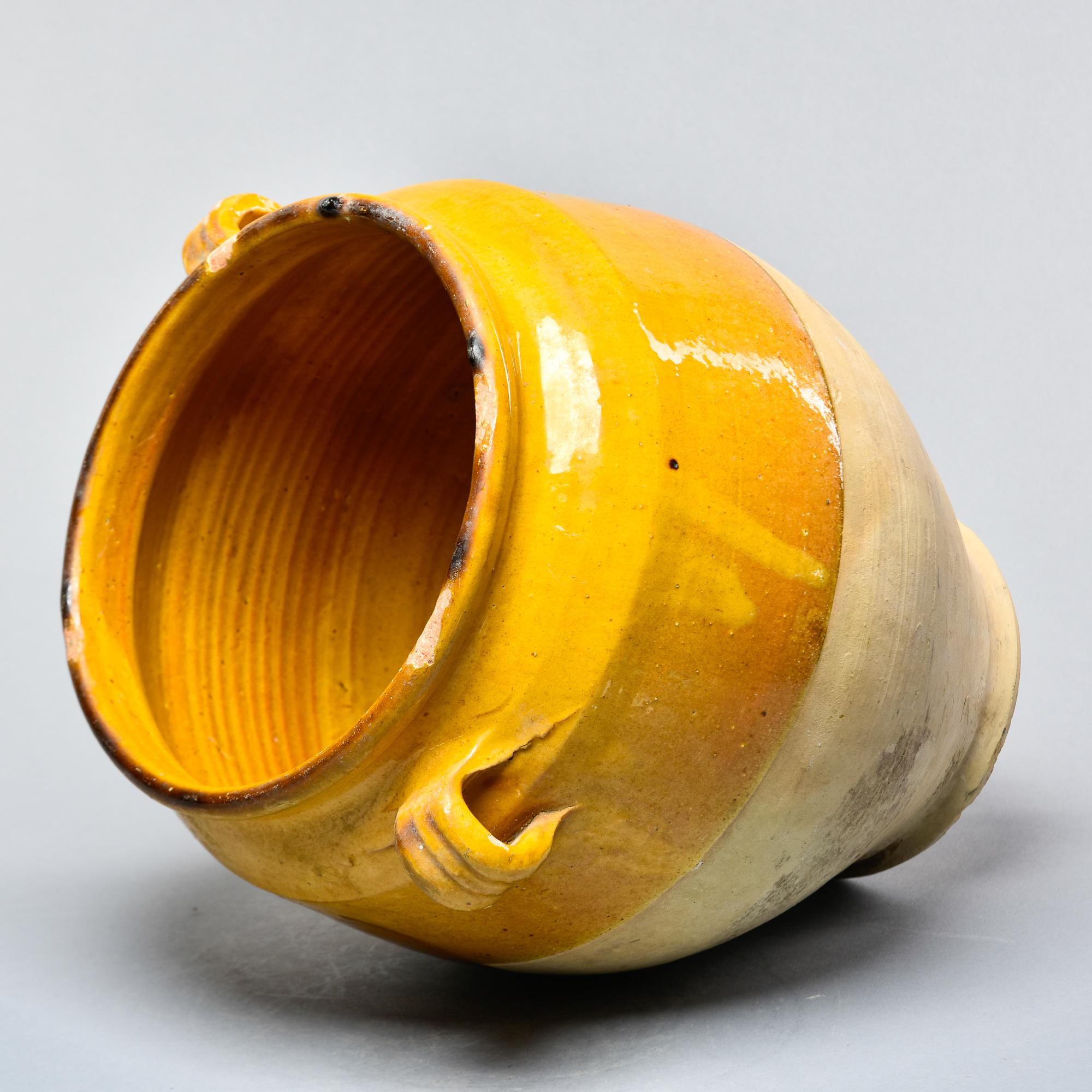 Frühes 20. Jh. Rustikales französisches Senfglasurgefäß mit Konfitüre  (Keramik) im Angebot
