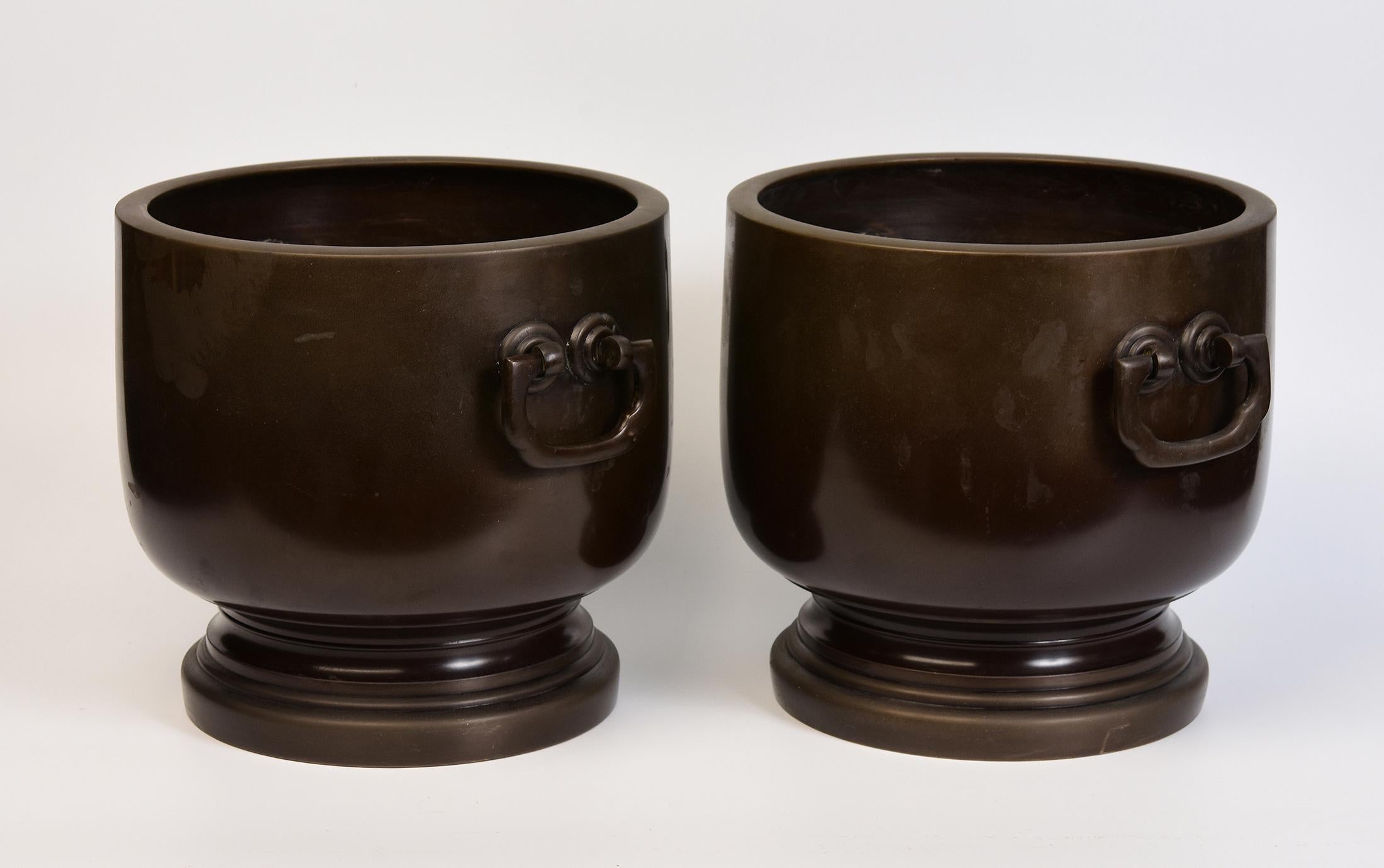 Early 20th C., Showa, A Pair of Antique Japanese Old Bronze Hibachi Brazier Pots For Sale 7