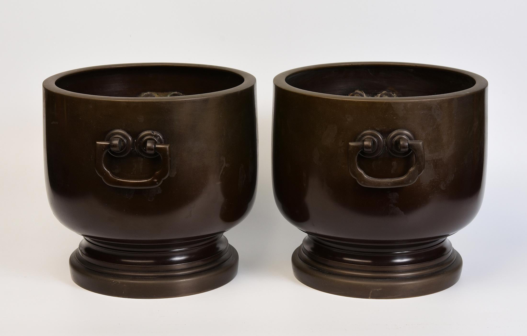 Early 20th C., Showa, A Pair of Antique Japanese Old Bronze Hibachi Brazier Pots For Sale 8