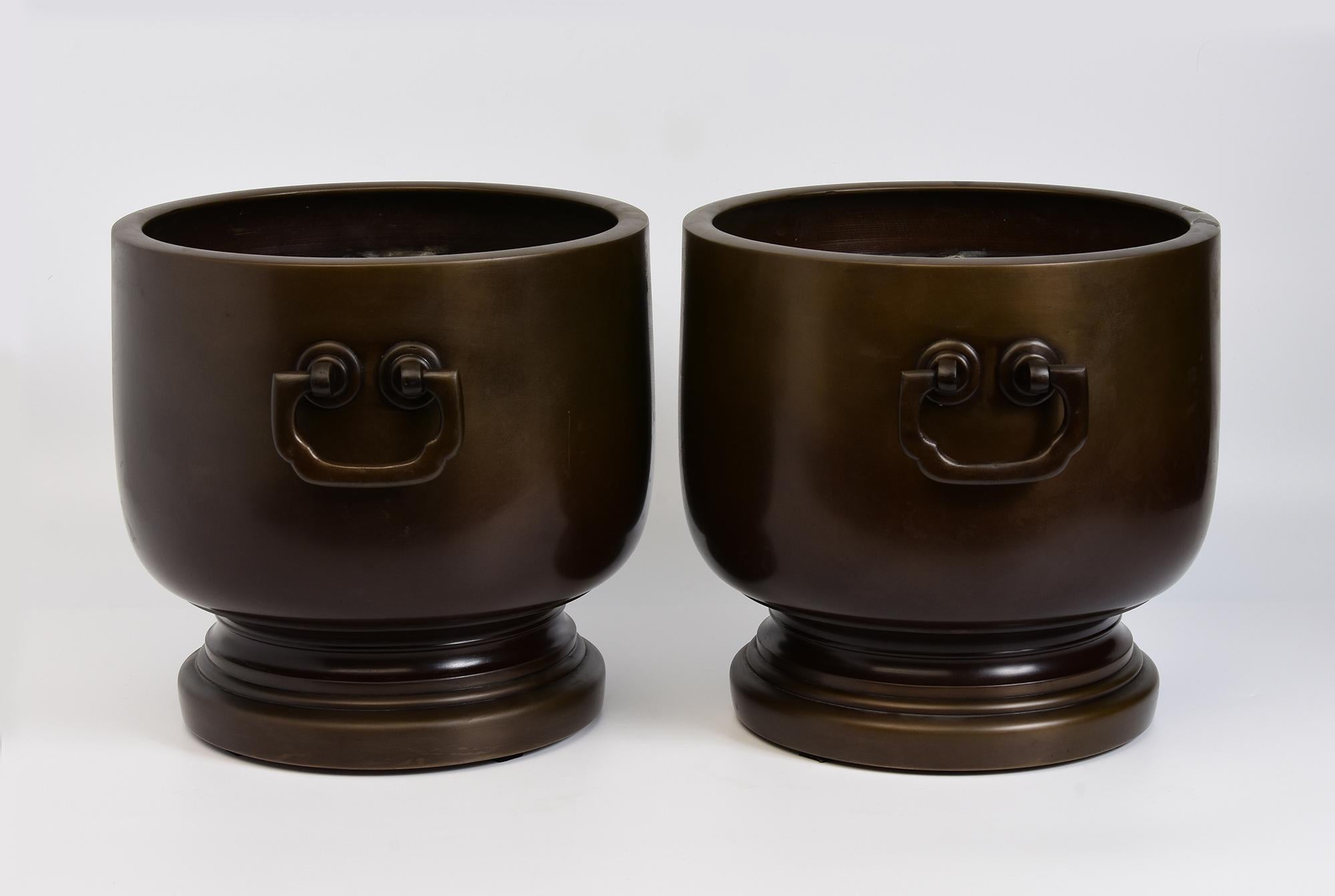 Paire de pots à brasero Hibachi japonais anciens en bronze ancien du début du 20e siècle, Showa en vente 6