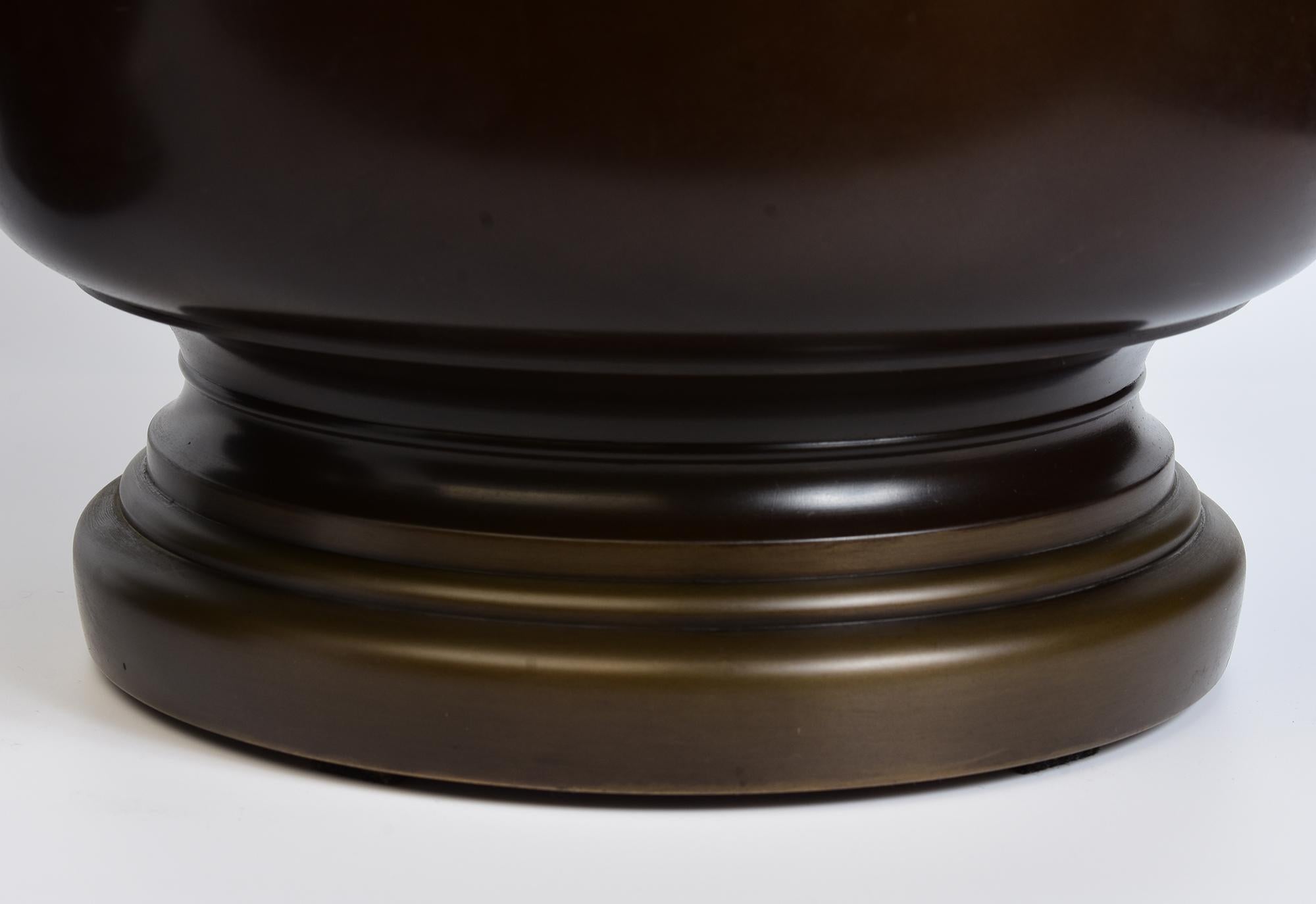 Bronze Paire de pots à brasero Hibachi japonais anciens en bronze ancien du début du 20e siècle, Showa en vente