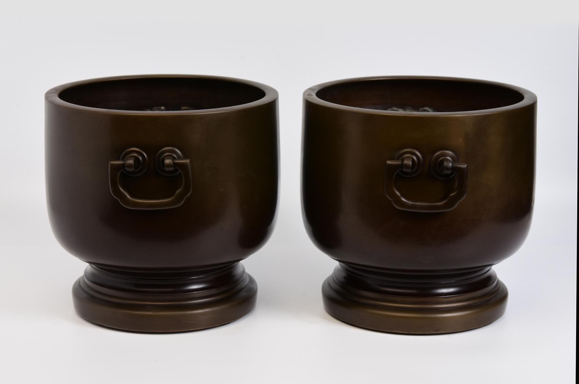 Paire de pots à brasero Hibachi japonais anciens en bronze ancien du début du 20e siècle, Showa en vente 1