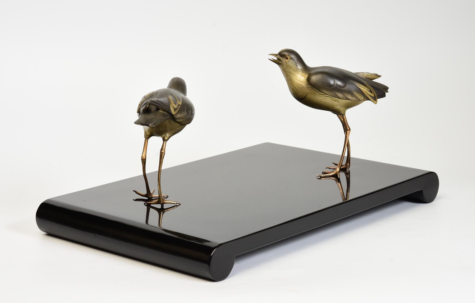 Early 20th C., Showa, A Pair of Japanese Bronze Standing Birds with Artist Sign For Sale 4