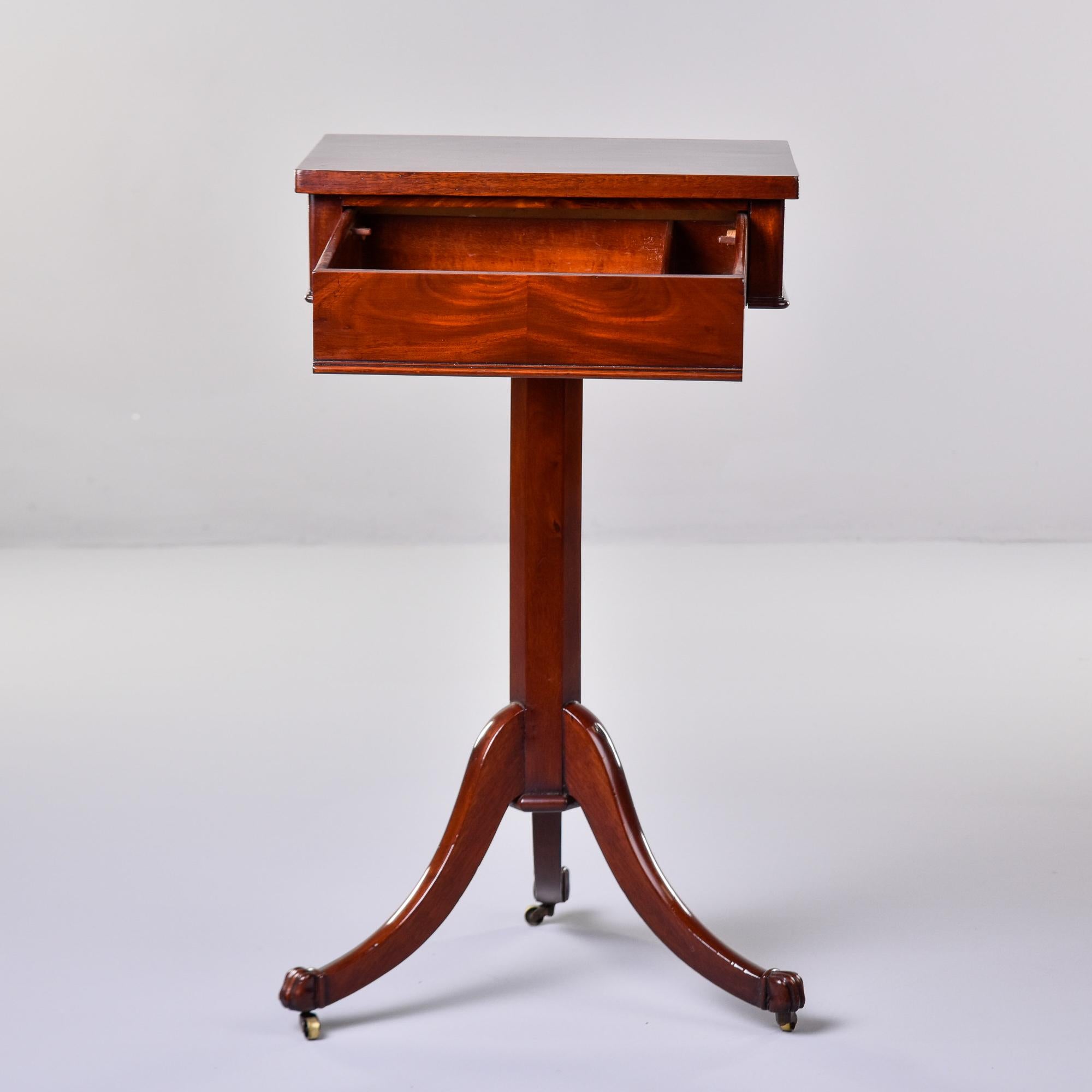 Early 20th Century Small English Mahogany Table For Sale 8