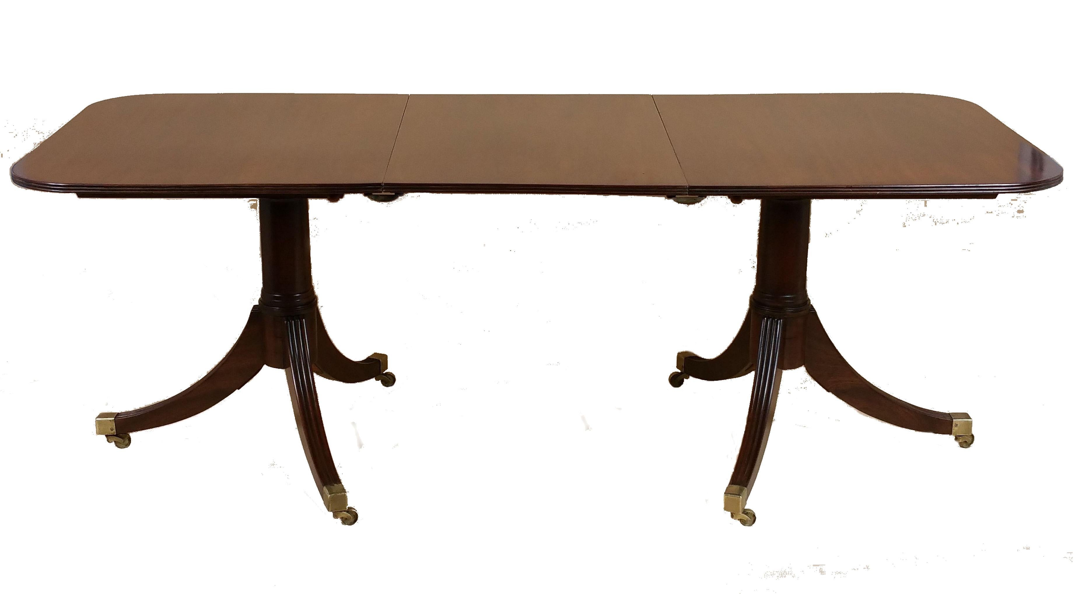 Early 20th Century Solid Mahogany Twin Pillar Dining Table For Sale 1