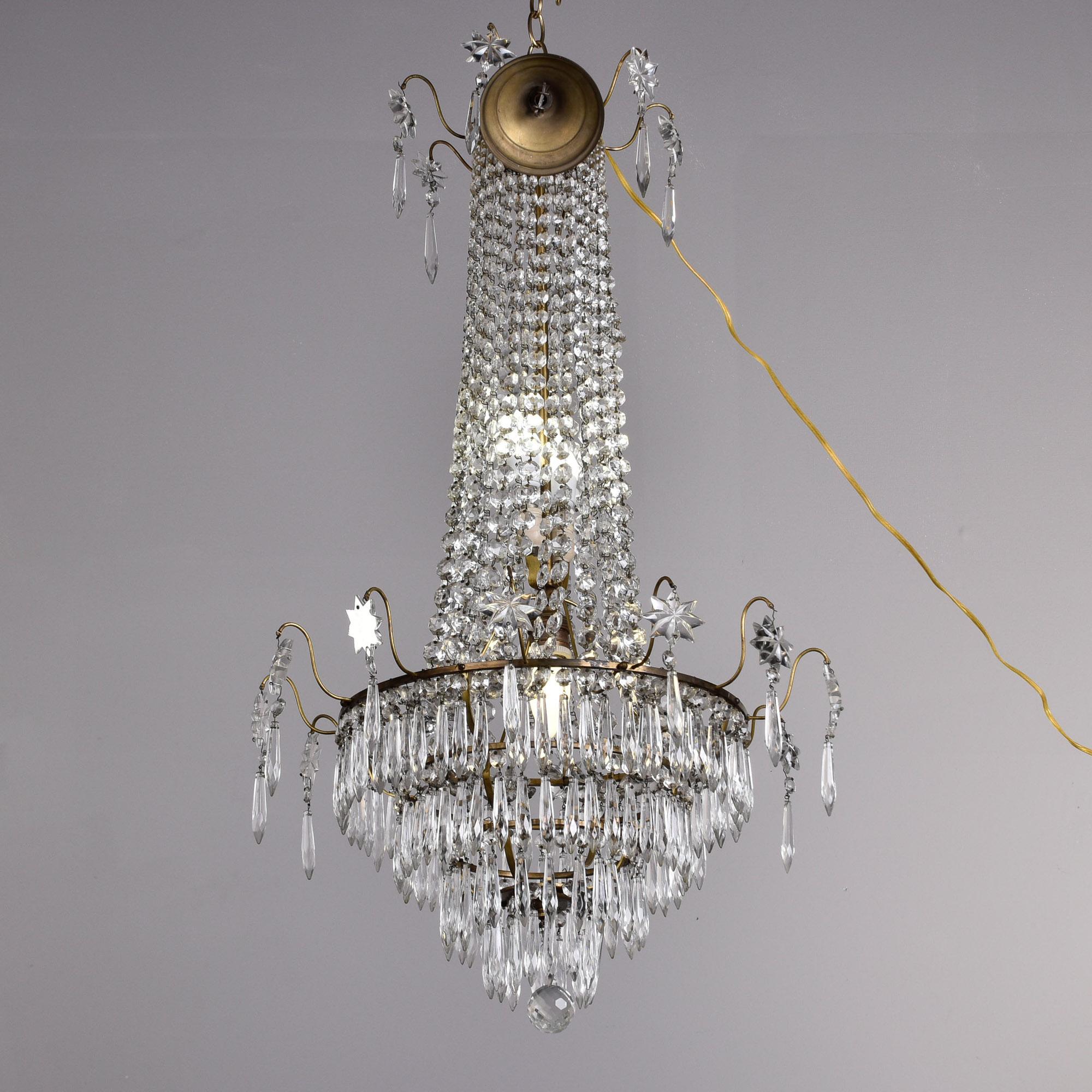 Lampadario a cascata svedese alto di inizio XX secolo, interamente in cristallo in vendita 9