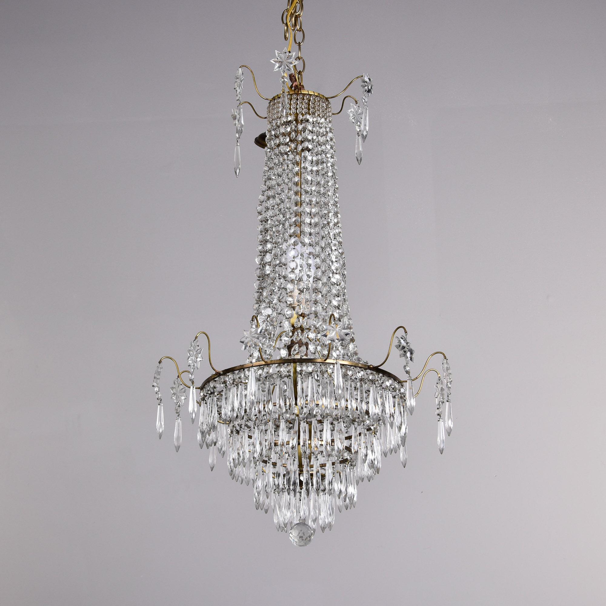 Lampadario a cascata svedese alto di inizio XX secolo, interamente in cristallo In condizioni buone in vendita a Troy, MI