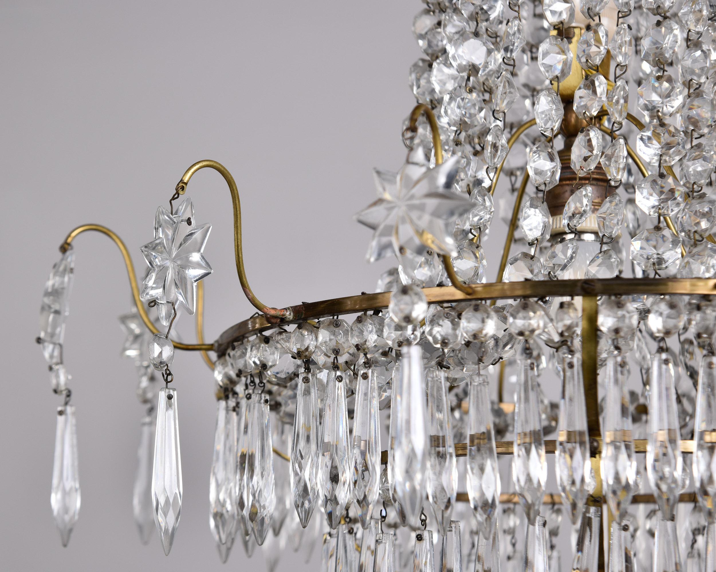 Lampadario a cascata svedese alto di inizio XX secolo, interamente in cristallo in vendita 2