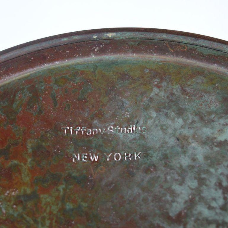 American Early 20th C. Tiffany Studios Lemon Leaf Table Lamp For Sale