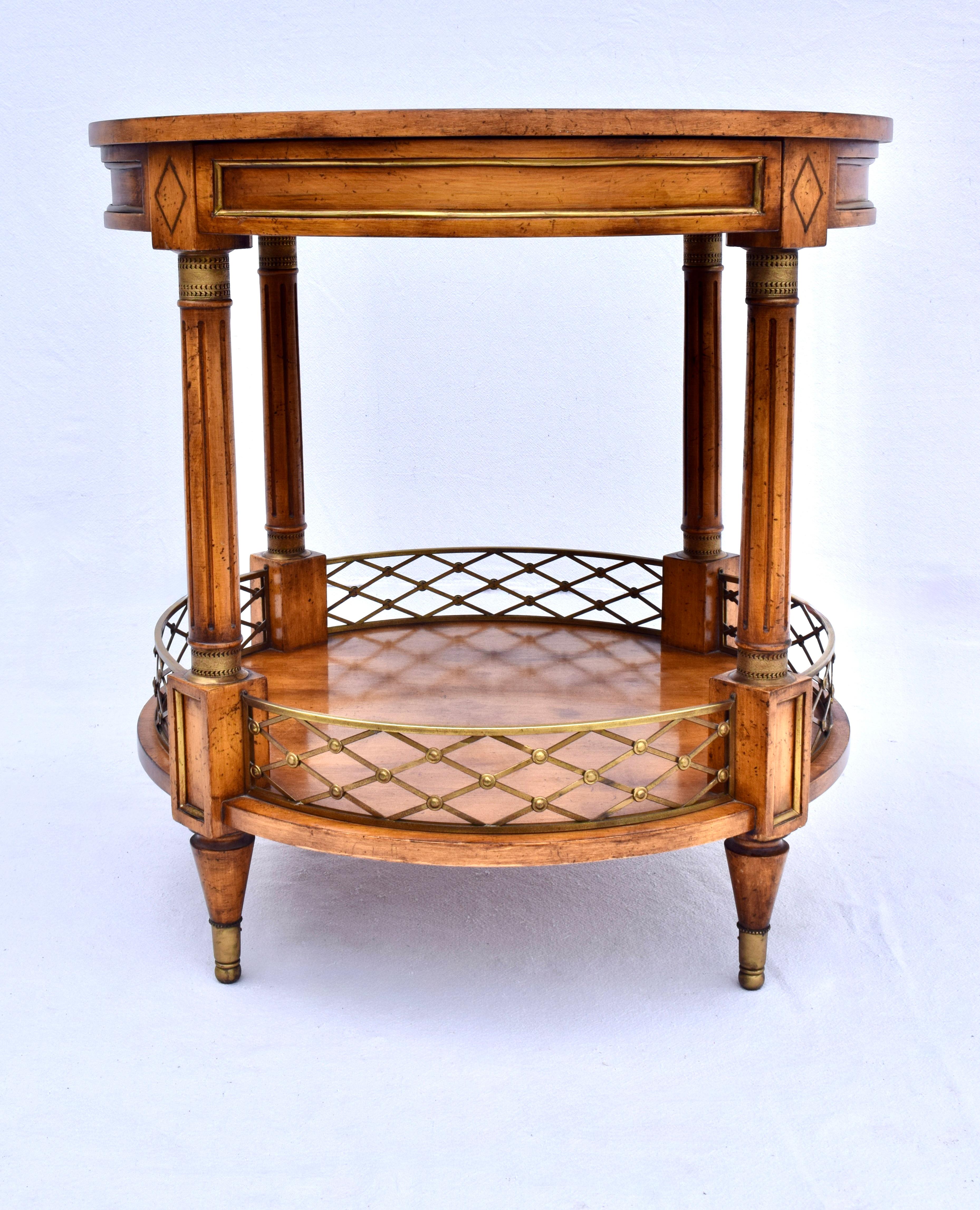 Tavolino rotondo a due piani dei primi del Novecento di Beacon Hill Furniture in vendita 3