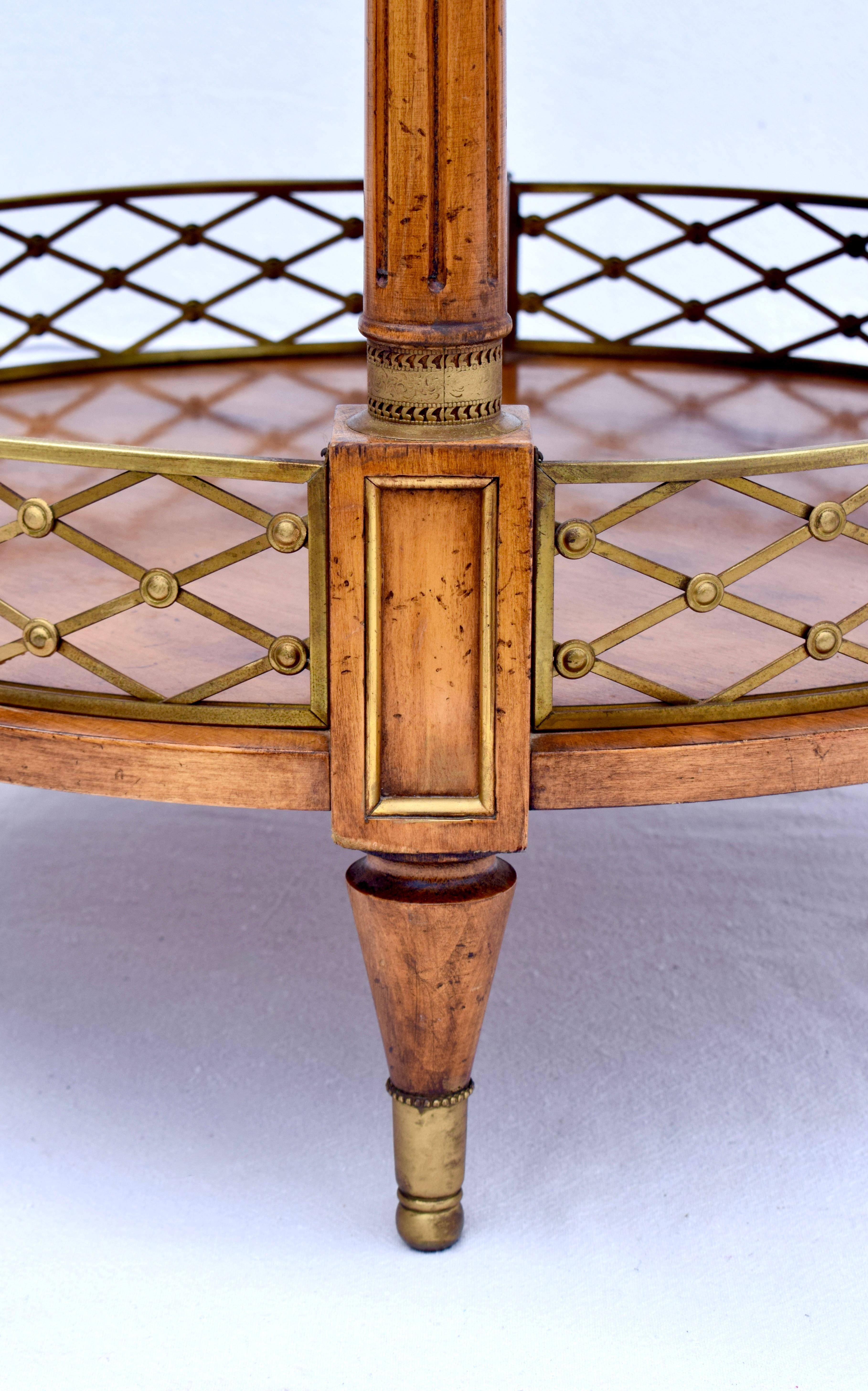 Tavolino rotondo a due piani dei primi del Novecento di Beacon Hill Furniture in vendita 1