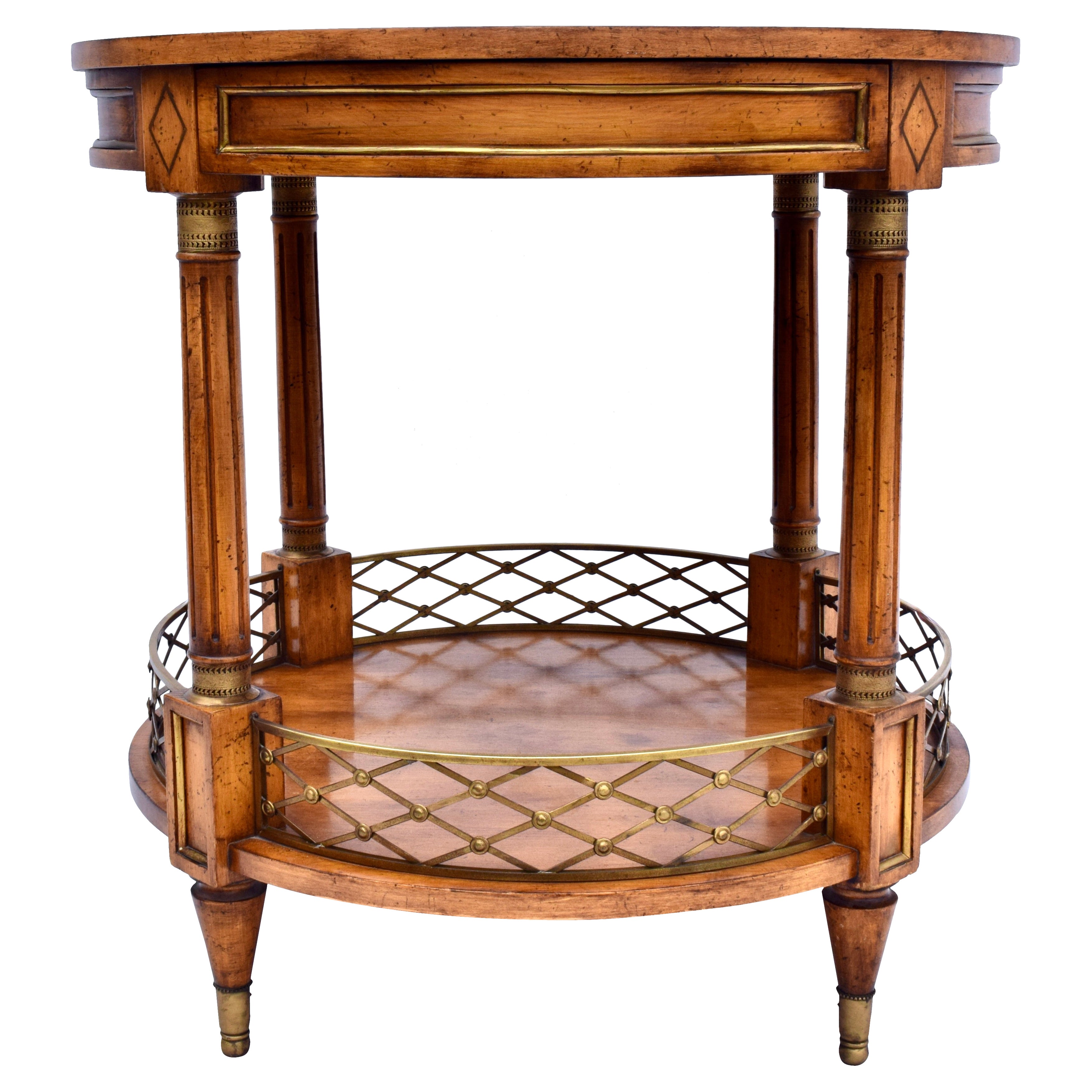 Tavolino rotondo a due piani dei primi del Novecento di Beacon Hill Furniture in vendita