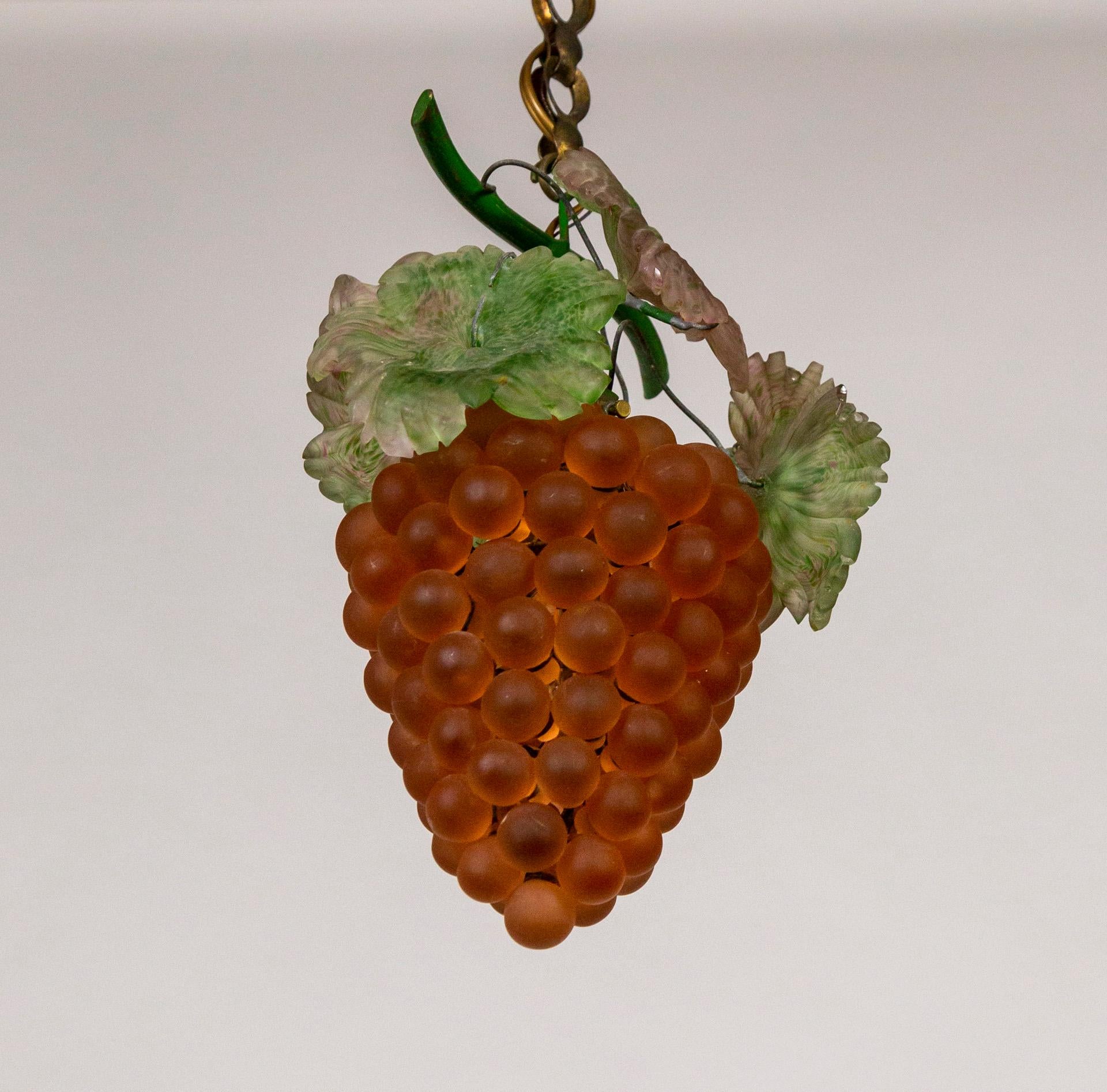 Lampe pendante italienne en verre à grappes de raisin du début du 20ème siècle (3 disponibles) en vente 1