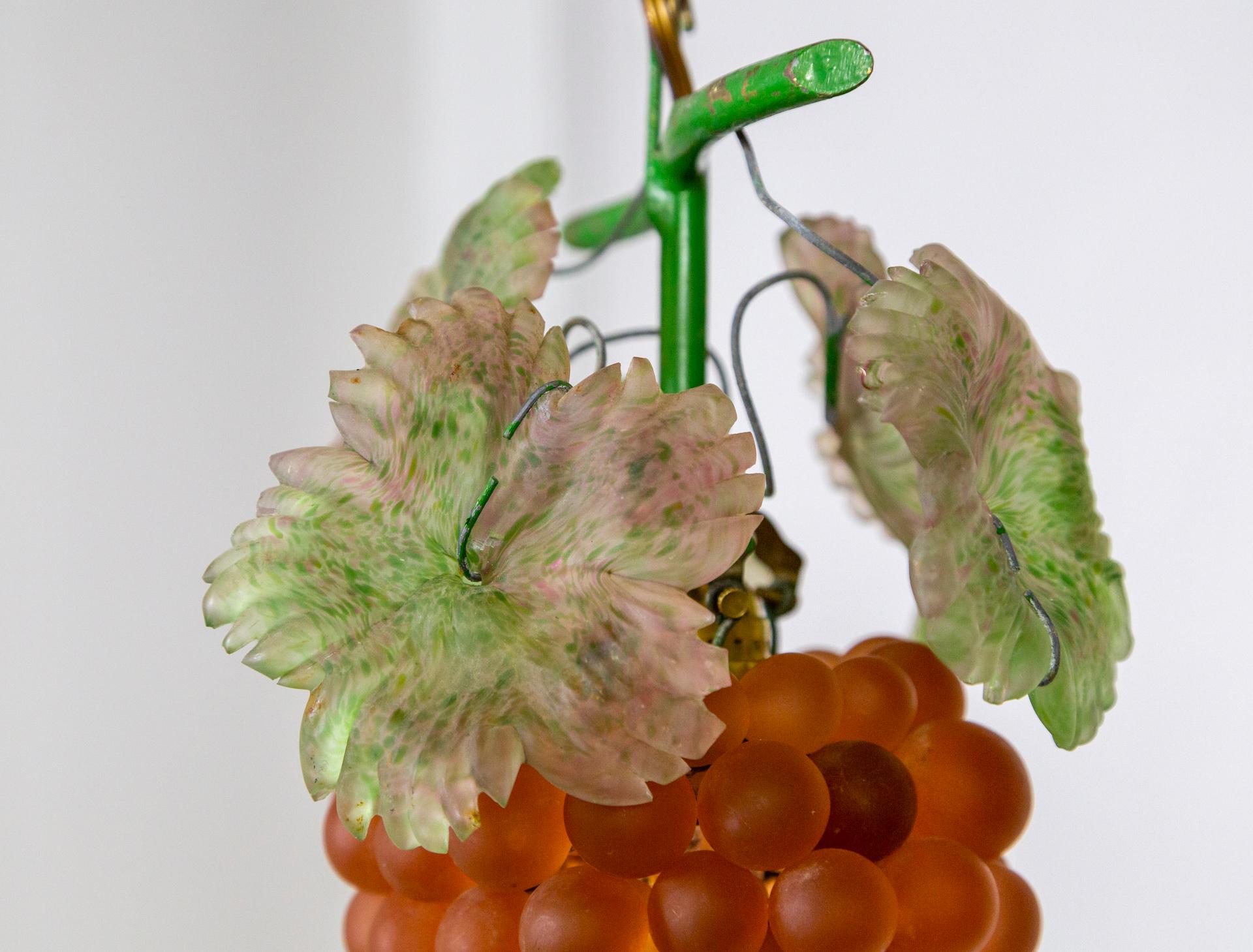 Lampe pendante italienne en verre à grappes de raisin du début du 20ème siècle (3 disponibles) en vente 3