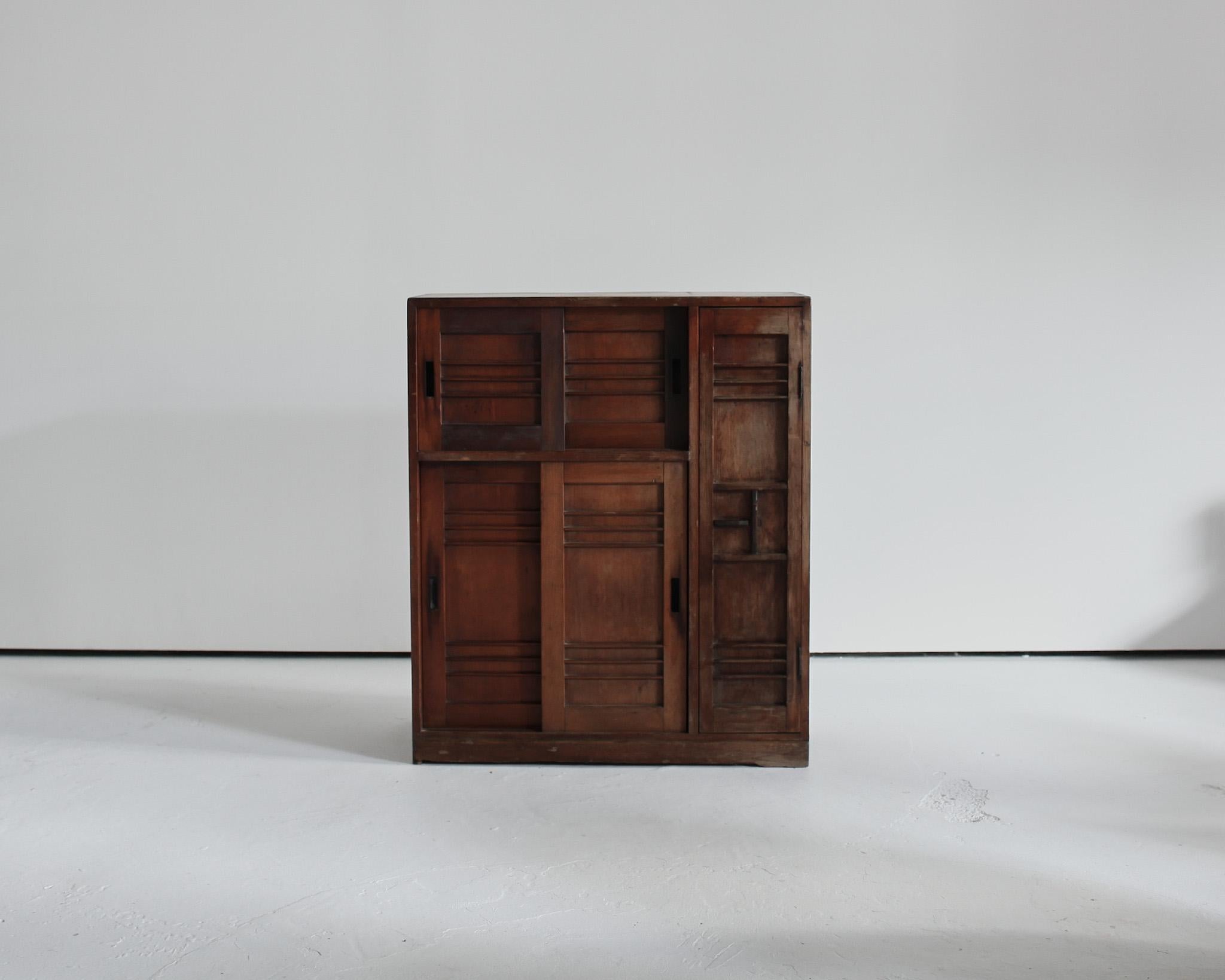 An expertly constructed early 20th century Taisho period Japanese tansu .

 

Beautifully patinated cedar with ample storage.

 

sympathetically restored in our London workshop.