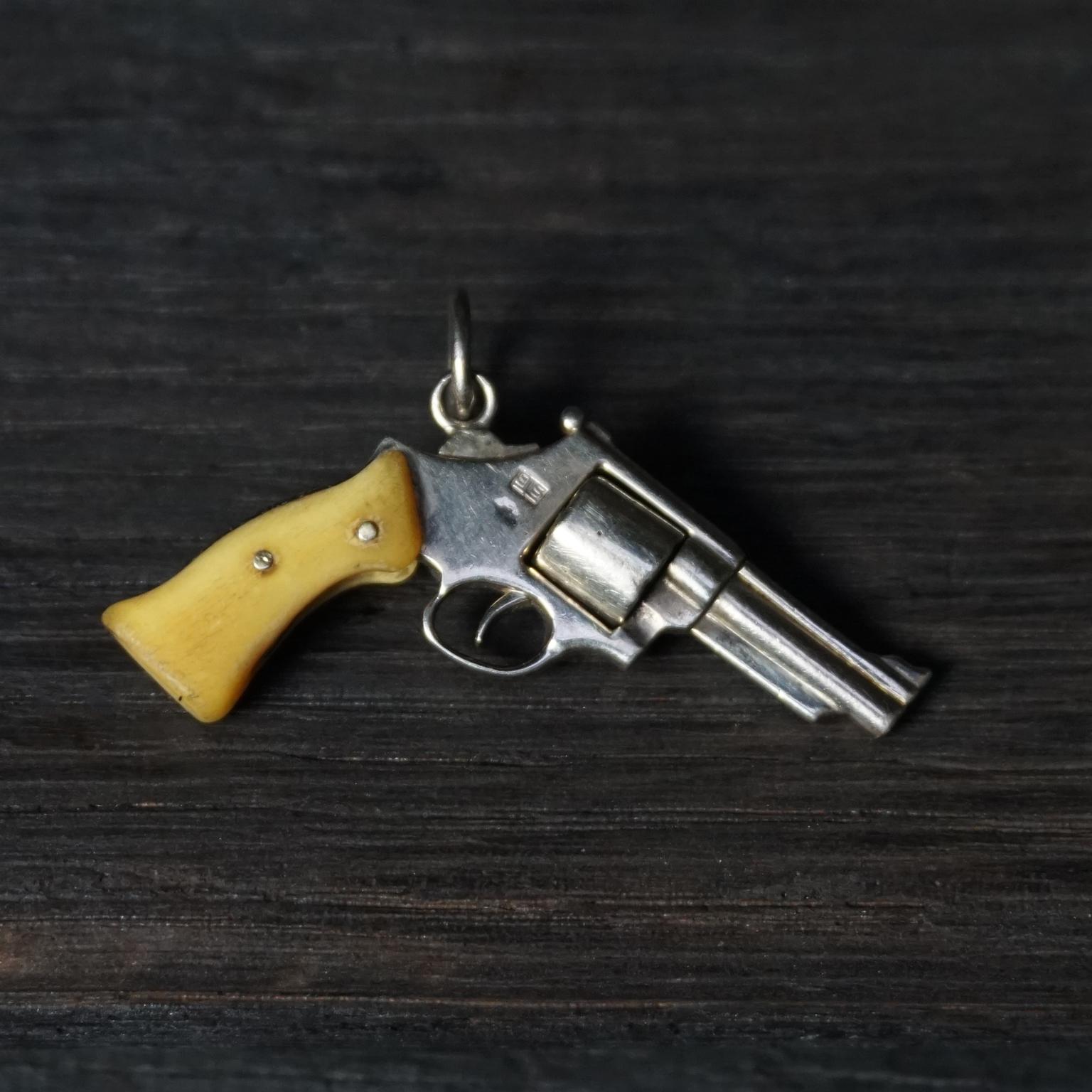 Early 20th C. White Gold Revolver Pendant Fob or Large Charm with Bone Handle In Good Condition In Haarlem, NL