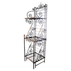 Début du 20e siècle Fer forgé et laiton  Étagère de boulangerie française ouvragée