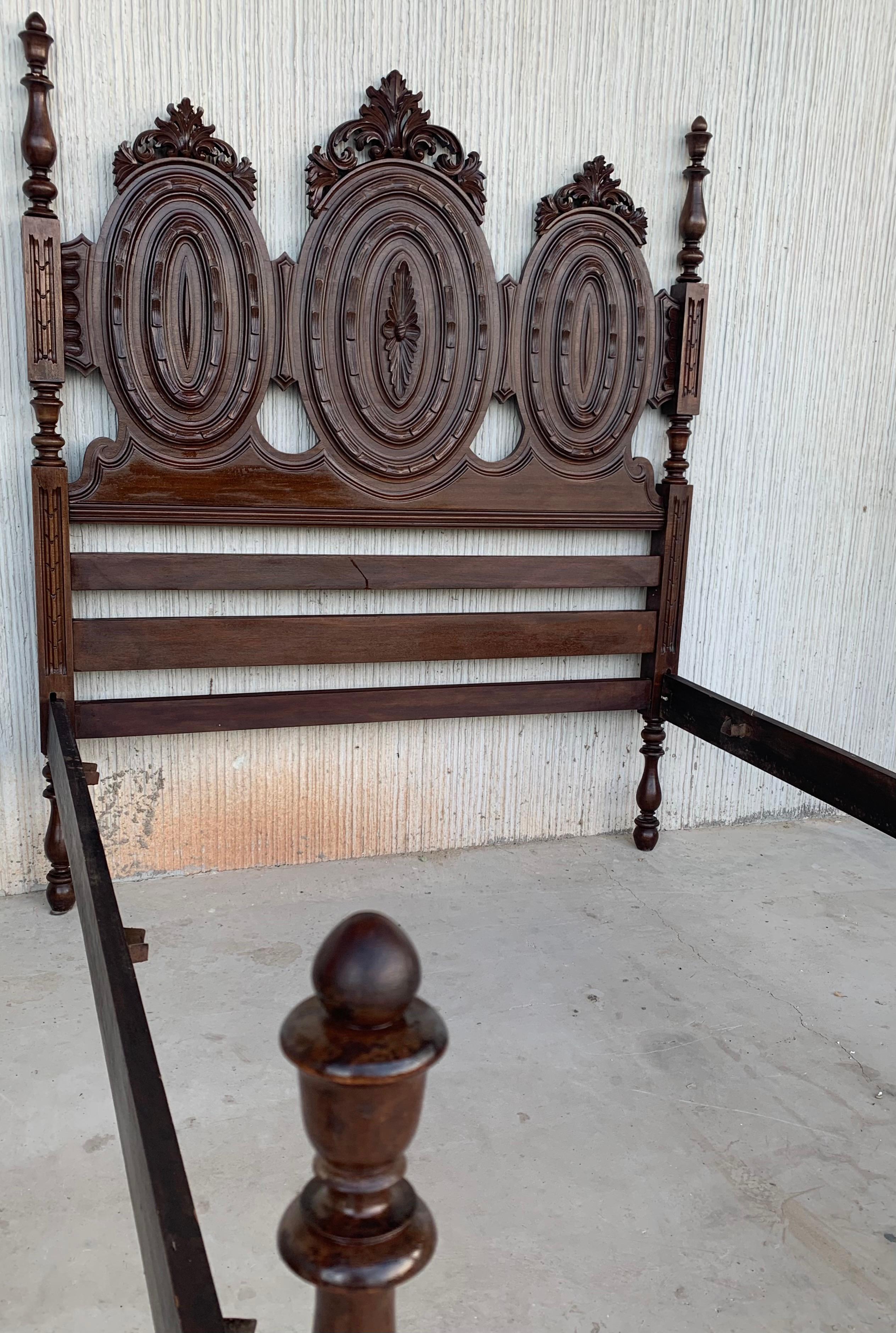 Baroque Early 20th Carved Medallions Full Bed, Original Four Poster Lisbon Bed For Sale