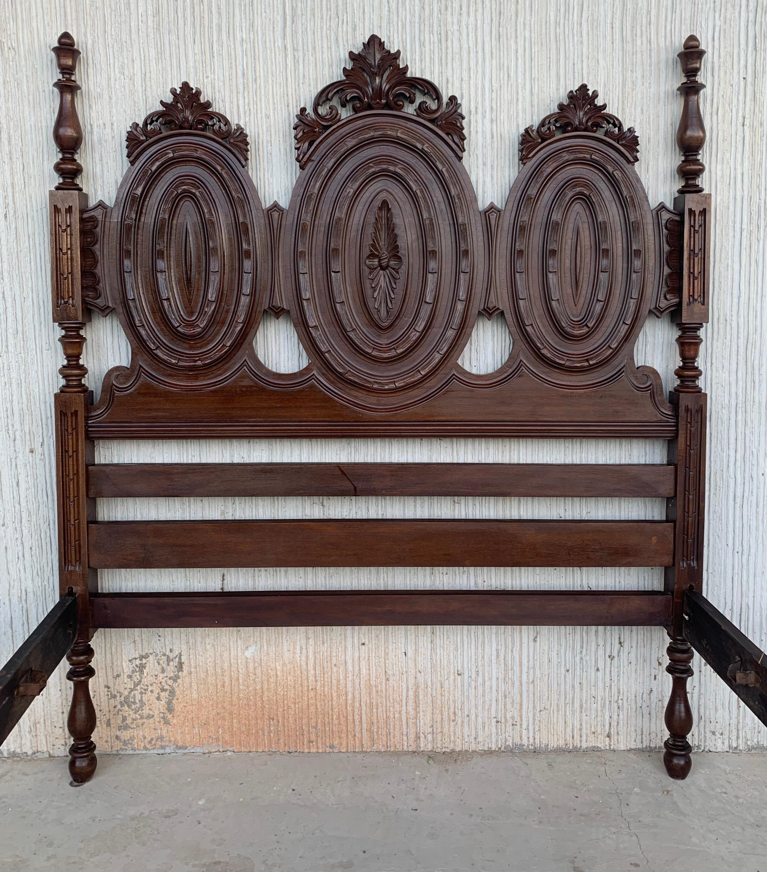 Portuguese Early 20th Carved Medallions Full Bed, Original Four Poster Lisbon Bed For Sale