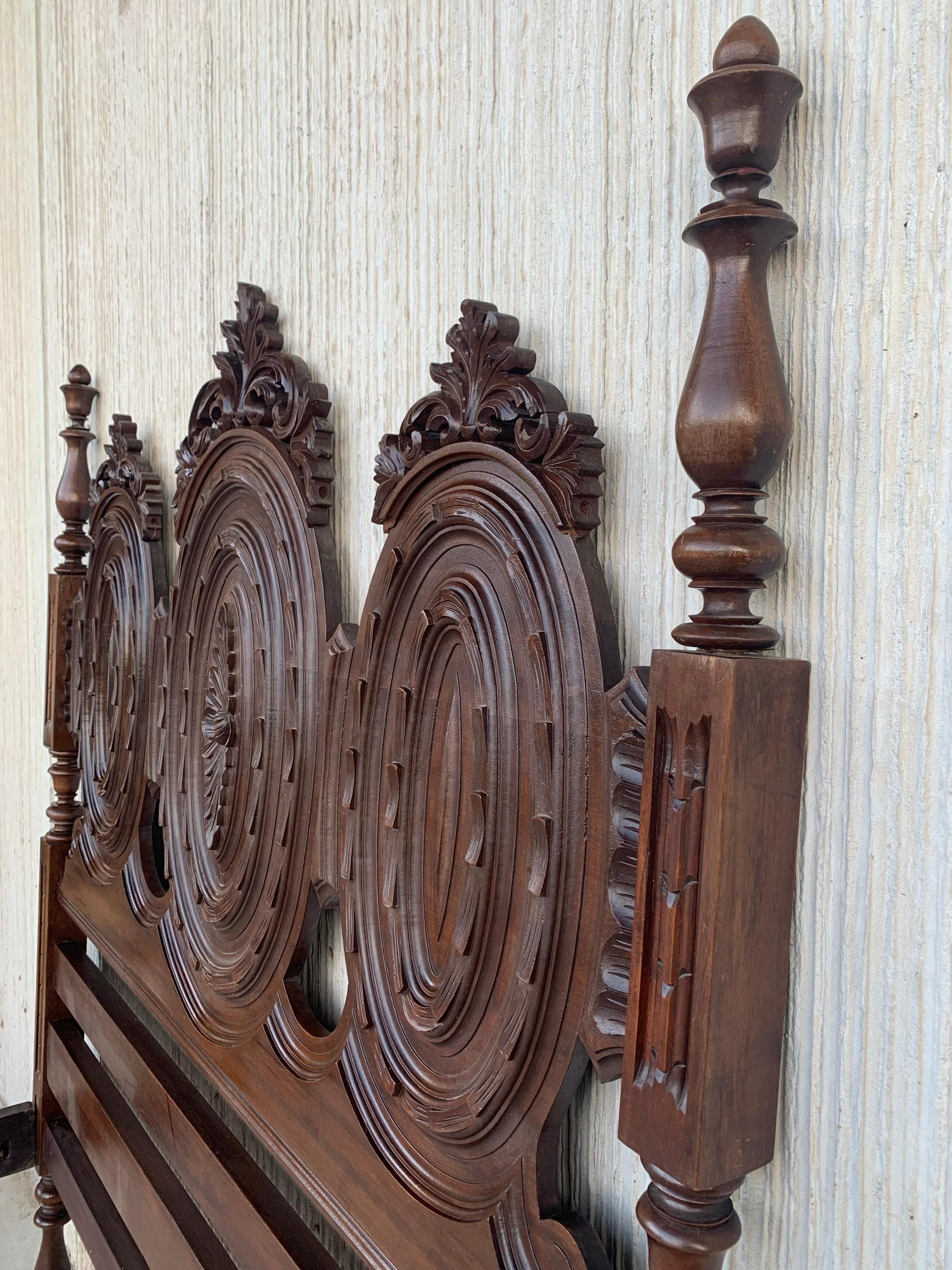 20th Century Early 20th Carved Medallions Full Bed, Original Four Poster Lisbon Bed For Sale