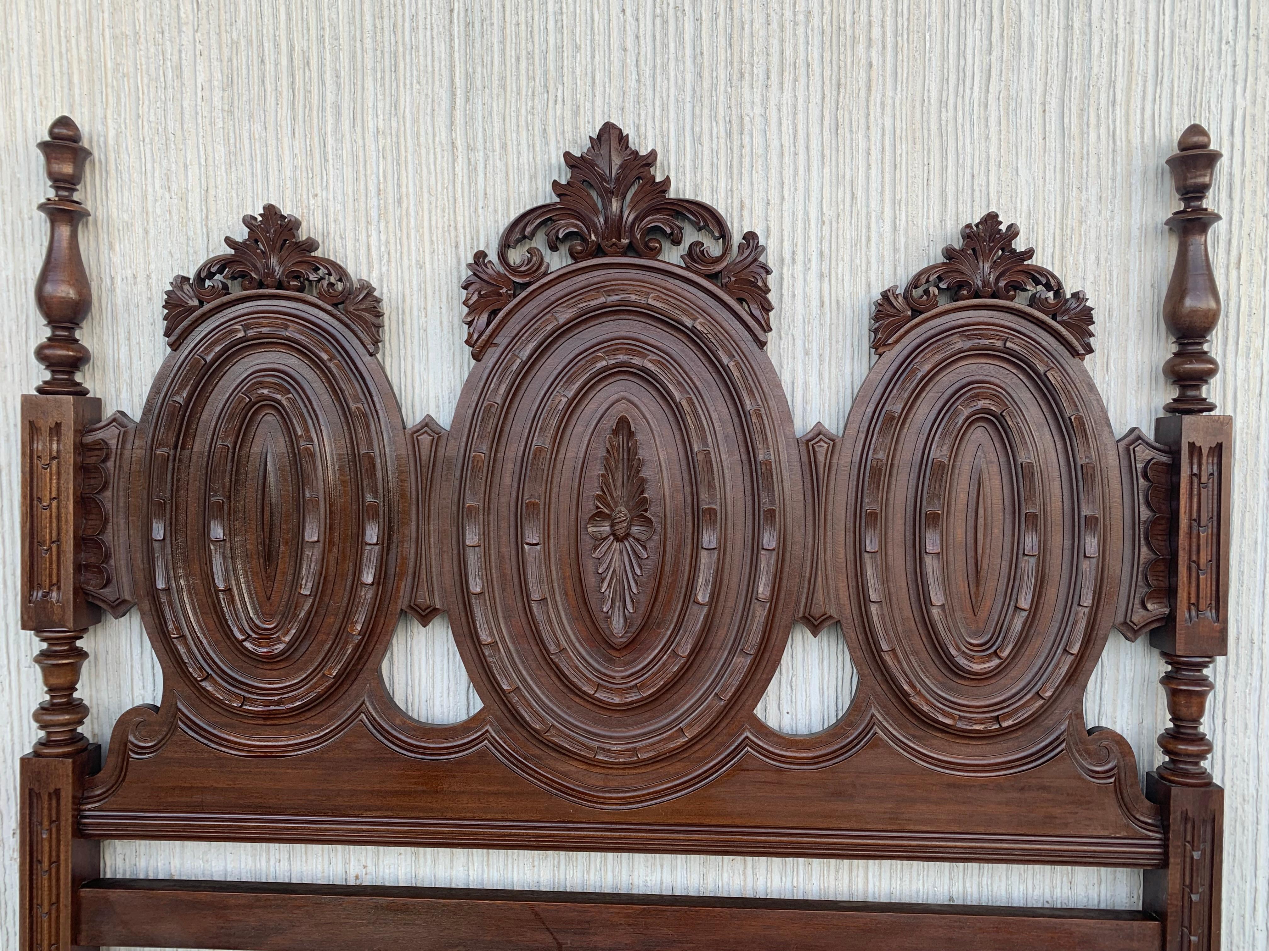 Walnut Early 20th Carved Medallions Full Bed, Original Four Poster Lisbon Bed For Sale